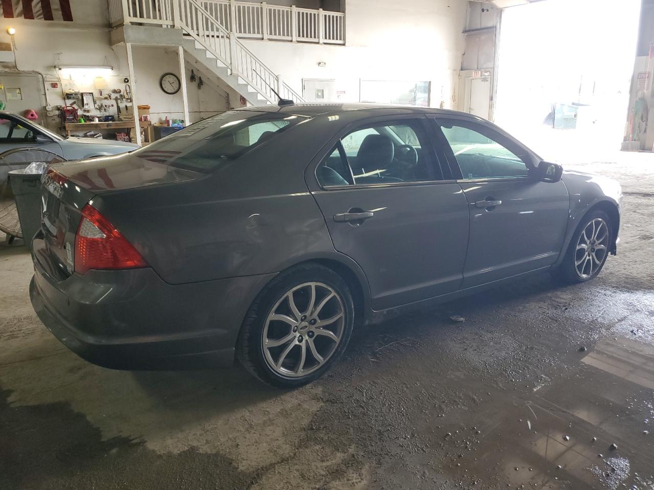 Photo 2 VIN: 3FAHP0JA4BR232843 - FORD FUSION 