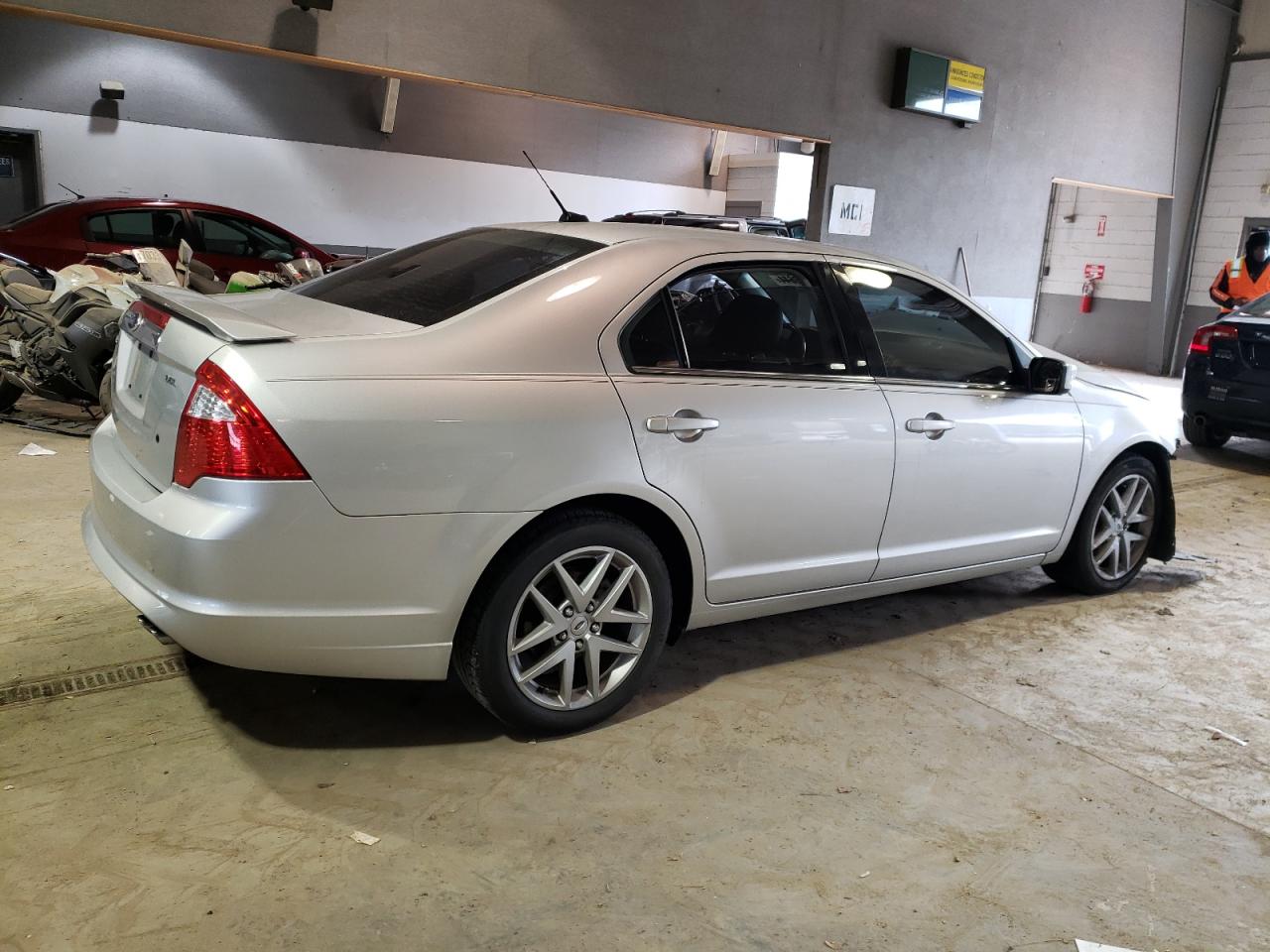 Photo 2 VIN: 3FAHP0JA5BR176475 - FORD FUSION 