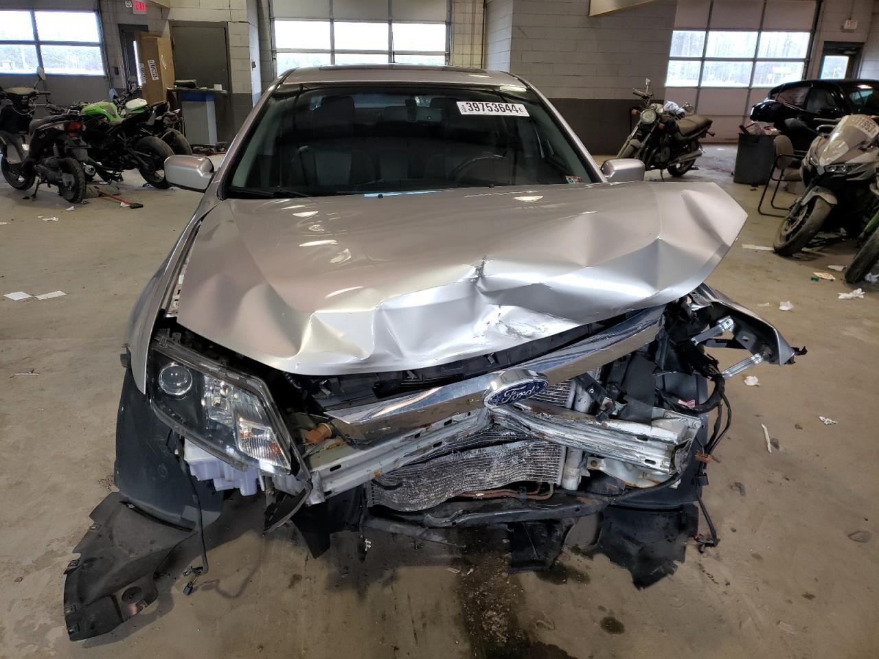 Photo 4 VIN: 3FAHP0JA5BR176475 - FORD FUSION 