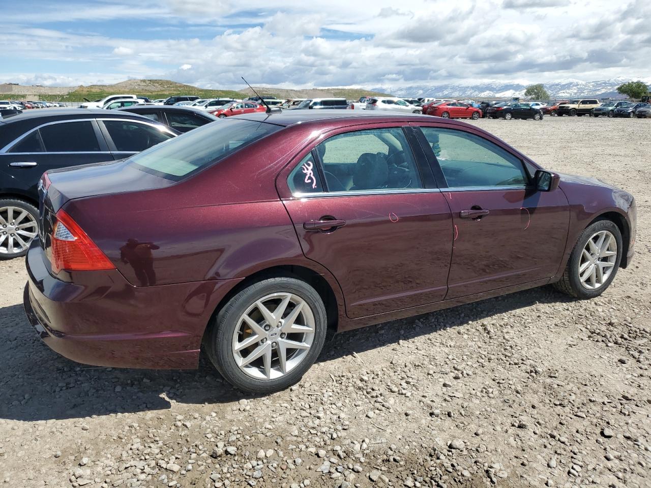 Photo 2 VIN: 3FAHP0JA7BR288338 - FORD FUSION 