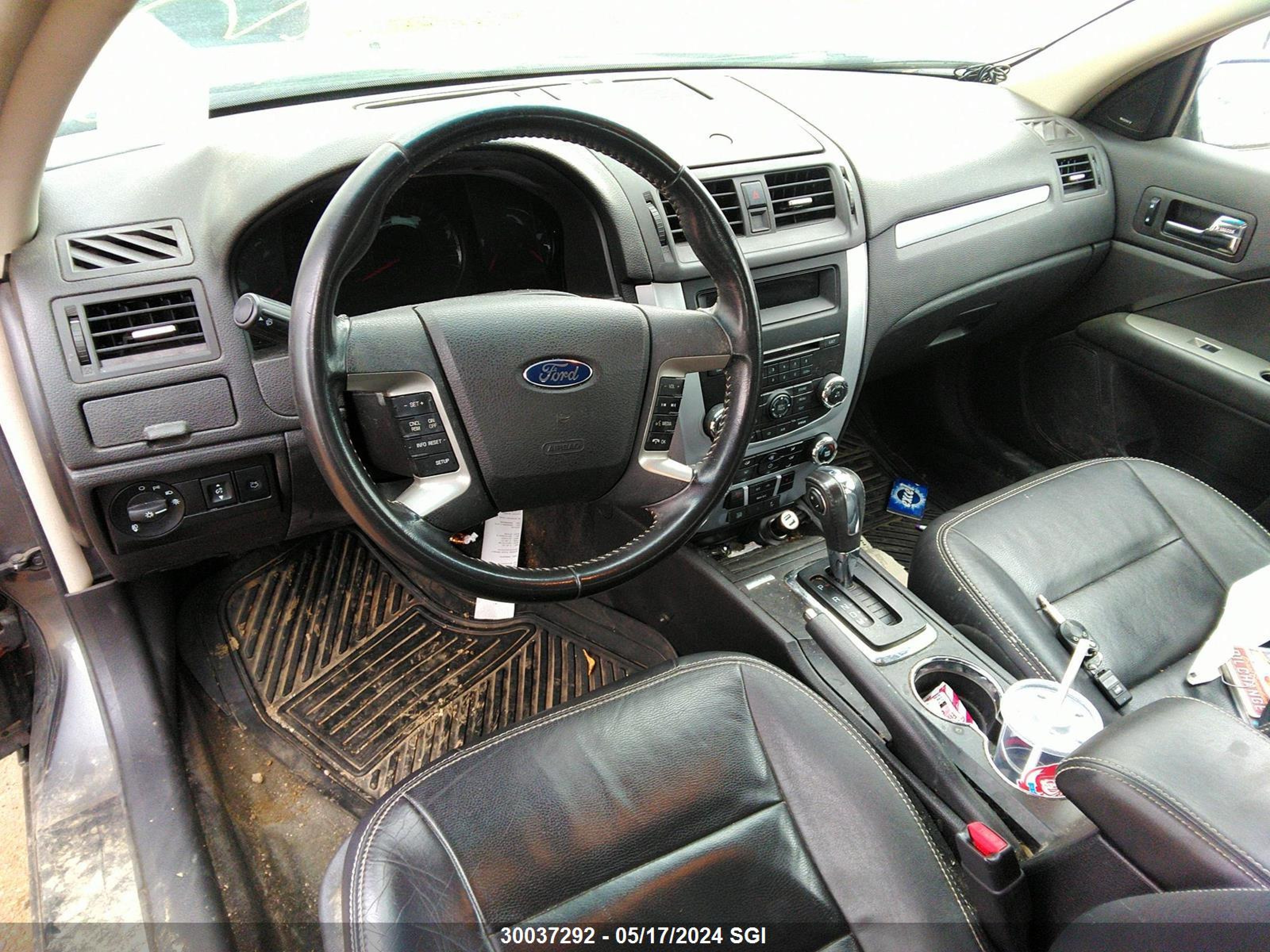 Photo 4 VIN: 3FAHP0JA7BR339627 - FORD FUSION 