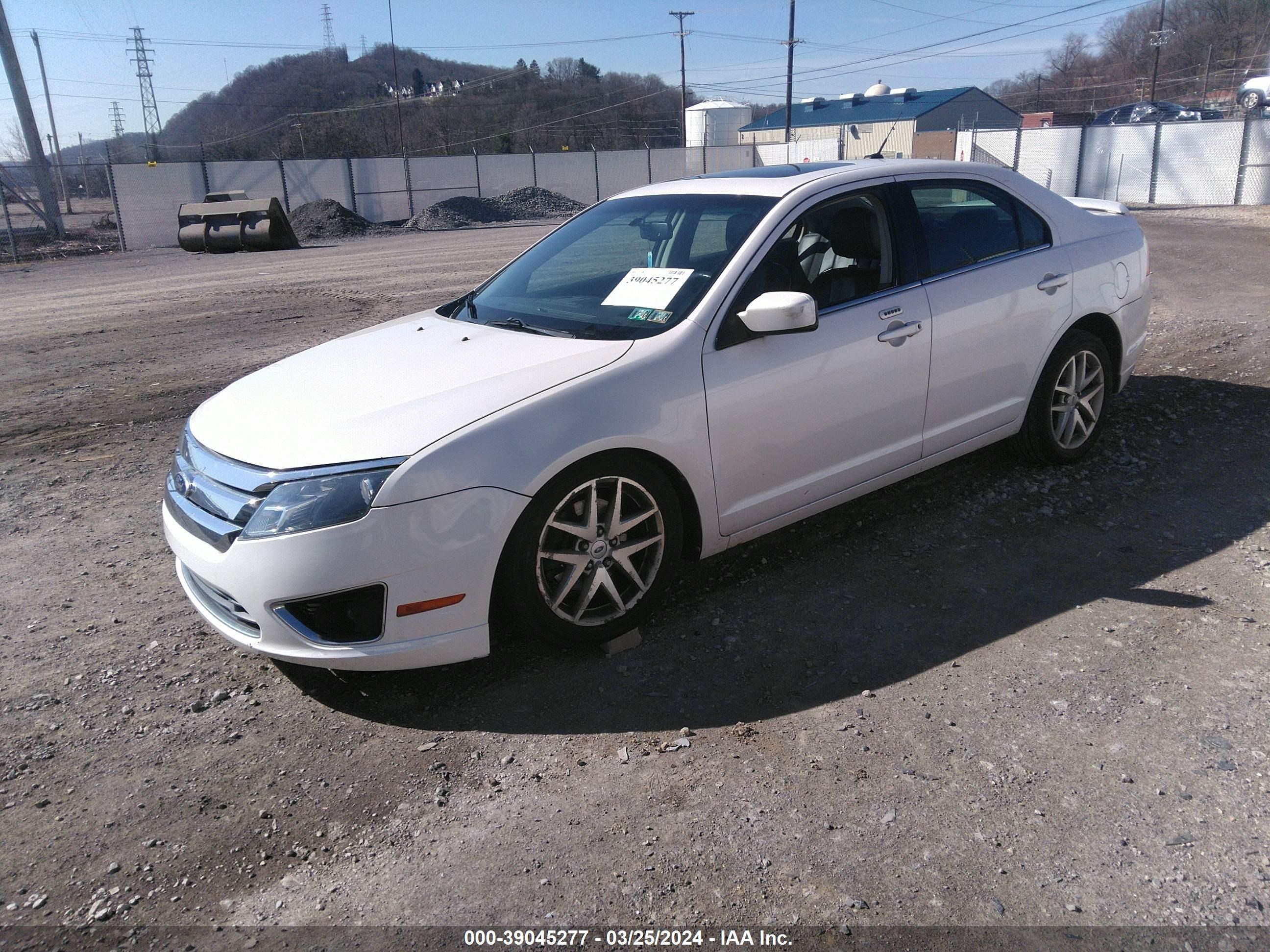 Photo 1 VIN: 3FAHP0JAXAR371227 - FORD FUSION 