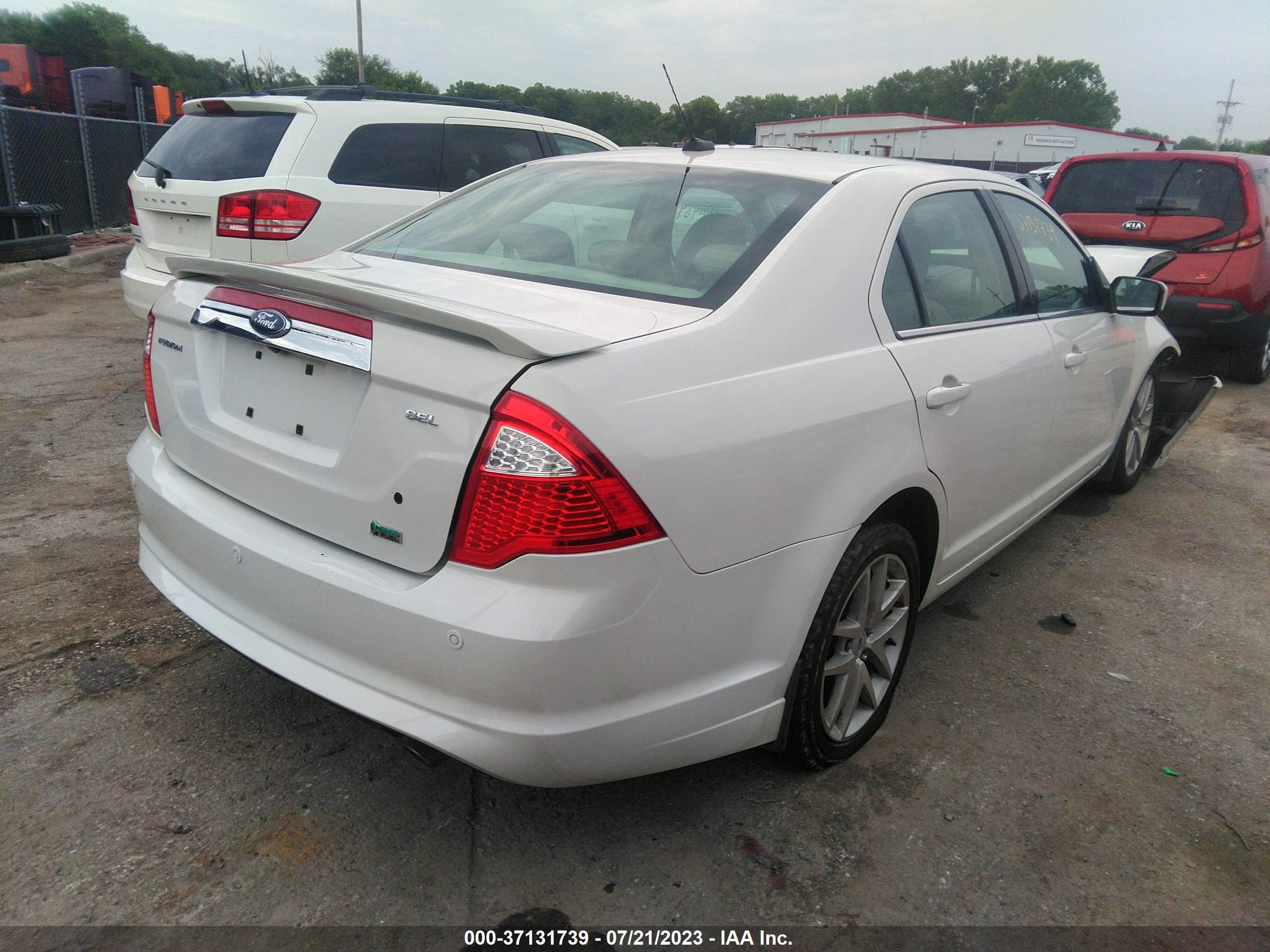 Photo 3 VIN: 3FAHP0JG2AR188179 - FORD FUSION 