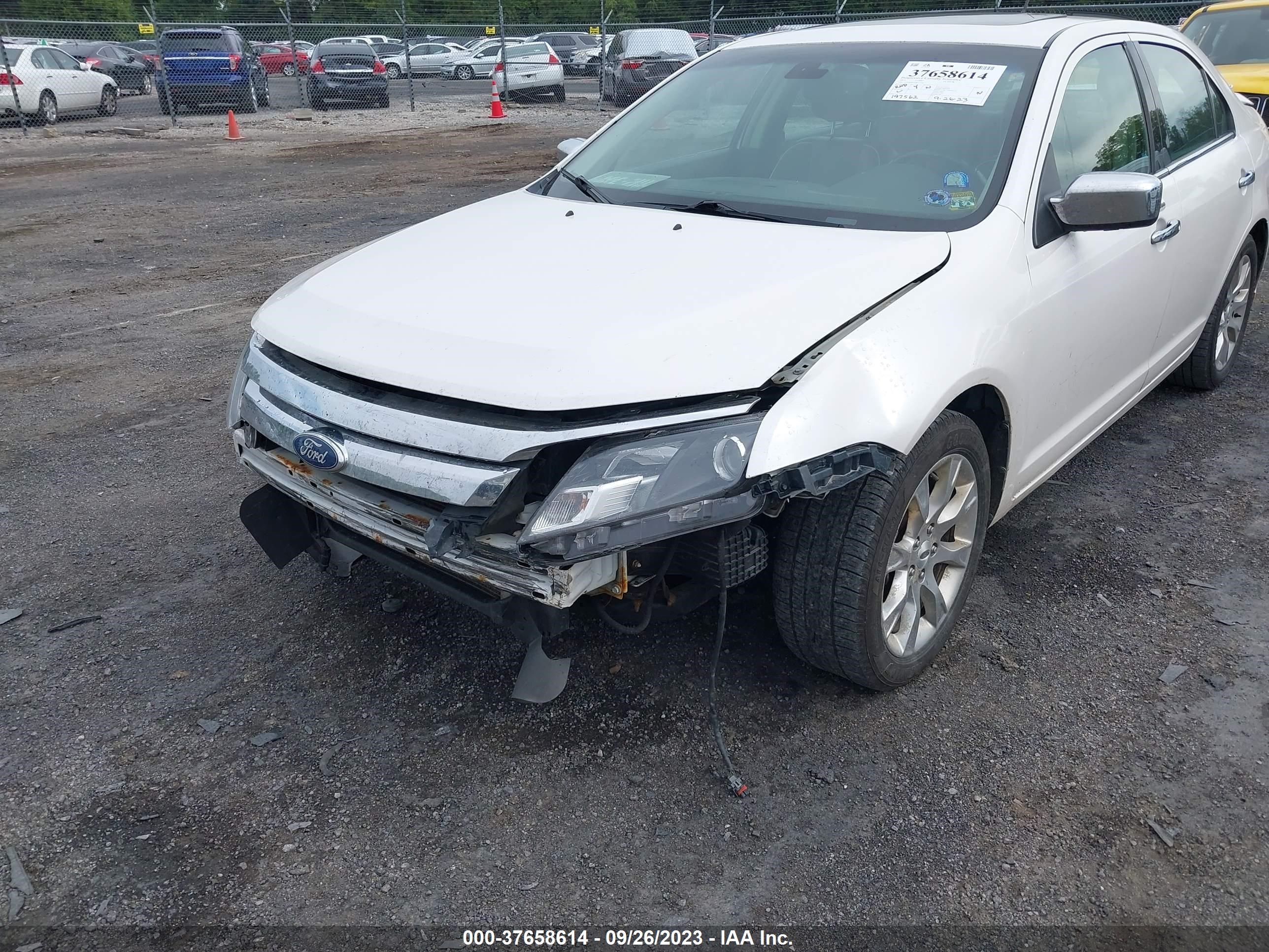 Photo 5 VIN: 3FAHP0JG2BR177989 - FORD FUSION 