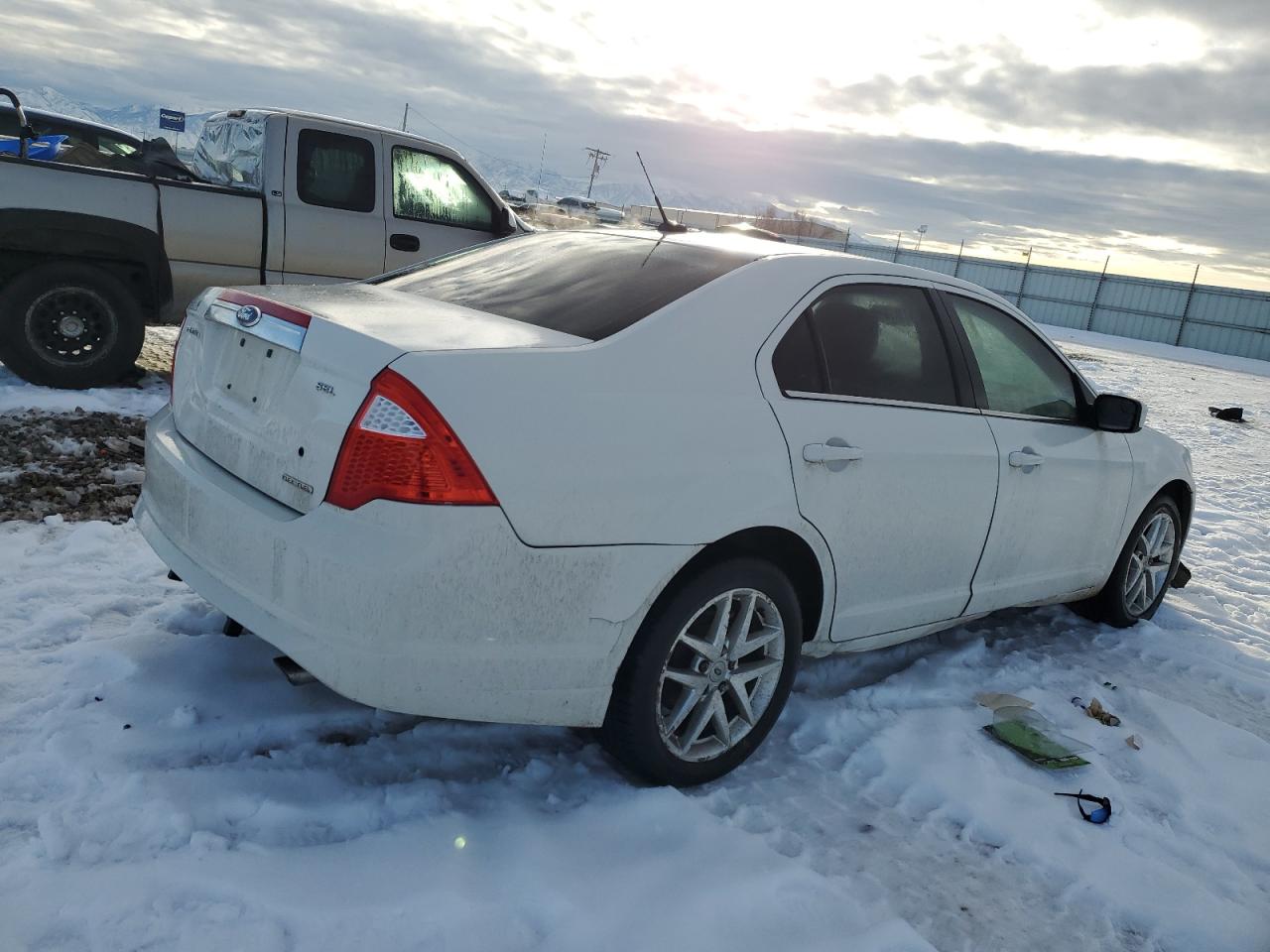 Photo 2 VIN: 3FAHP0JG3BR285974 - FORD FUSION 