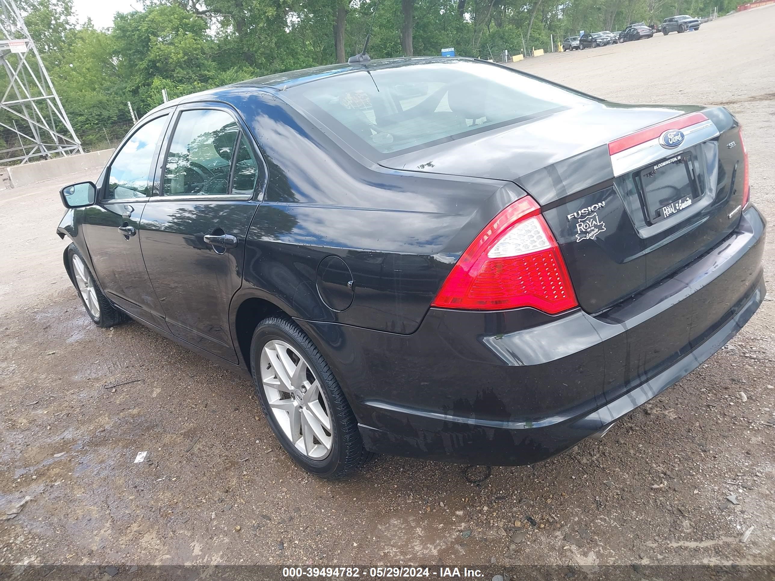 Photo 2 VIN: 3FAHP0JG4BR257083 - FORD FUSION 