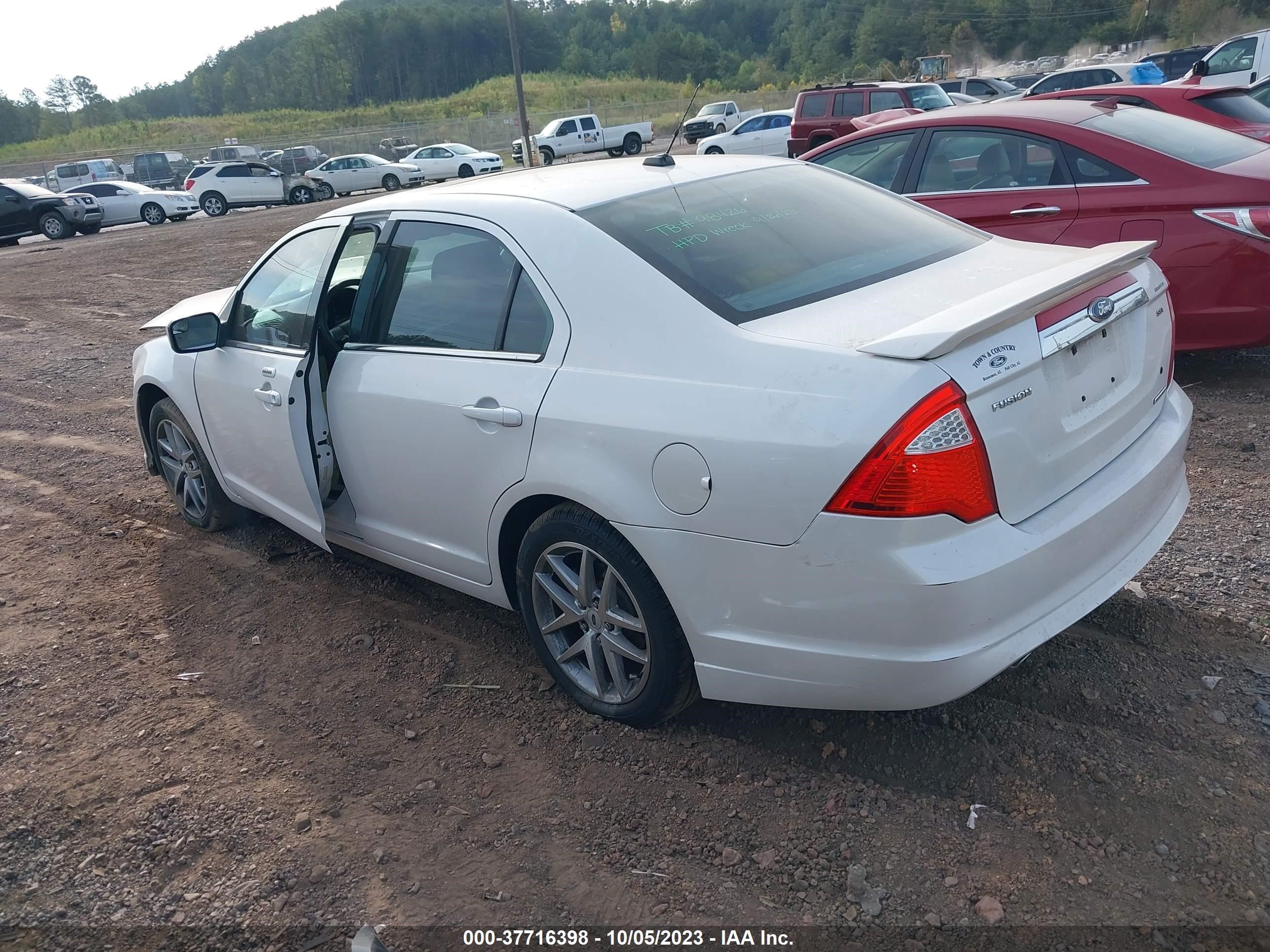 Photo 2 VIN: 3FAHP0JG6BR230225 - FORD FUSION 