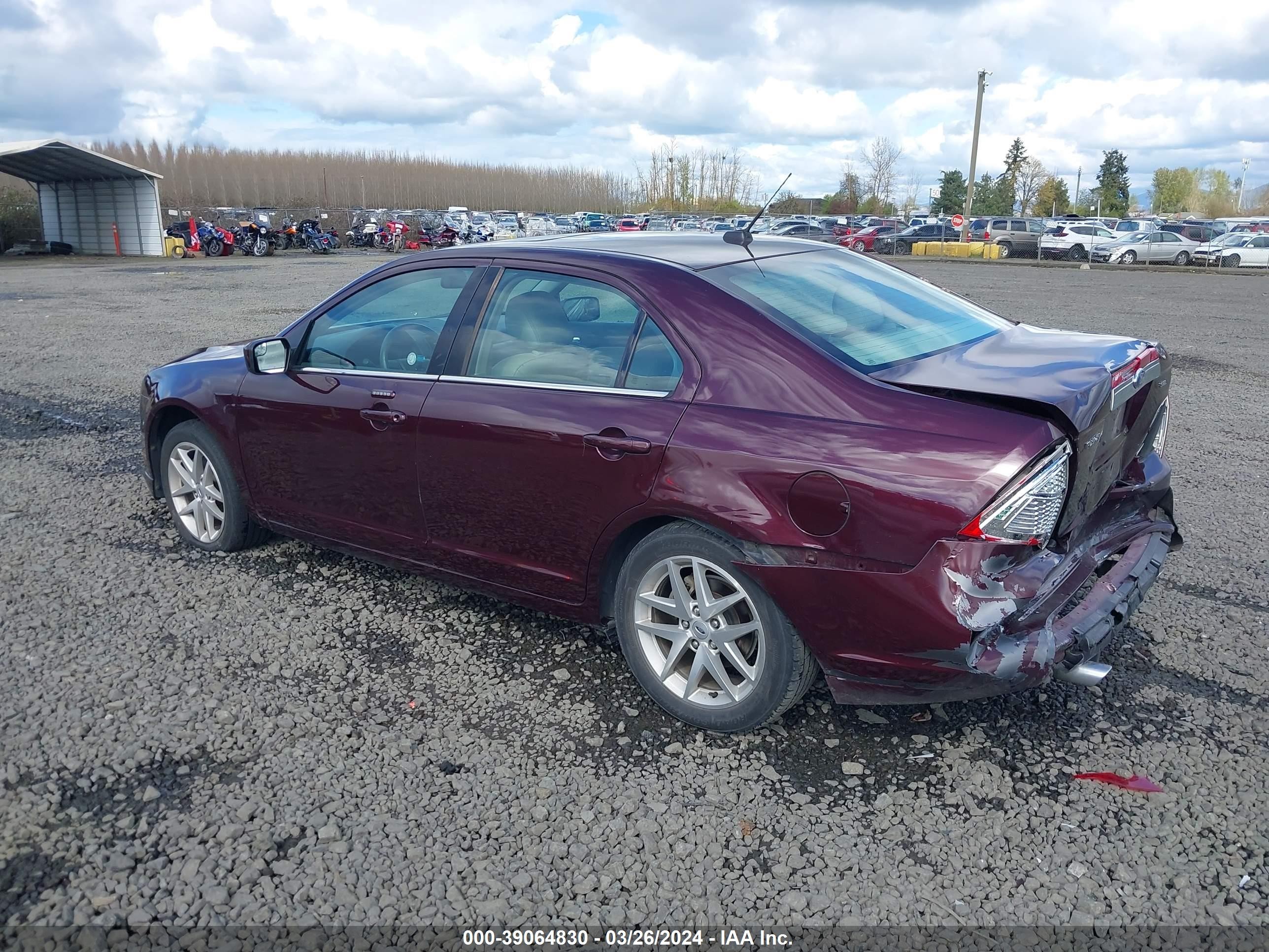 Photo 2 VIN: 3FAHP0JG8BR338829 - FORD FUSION 