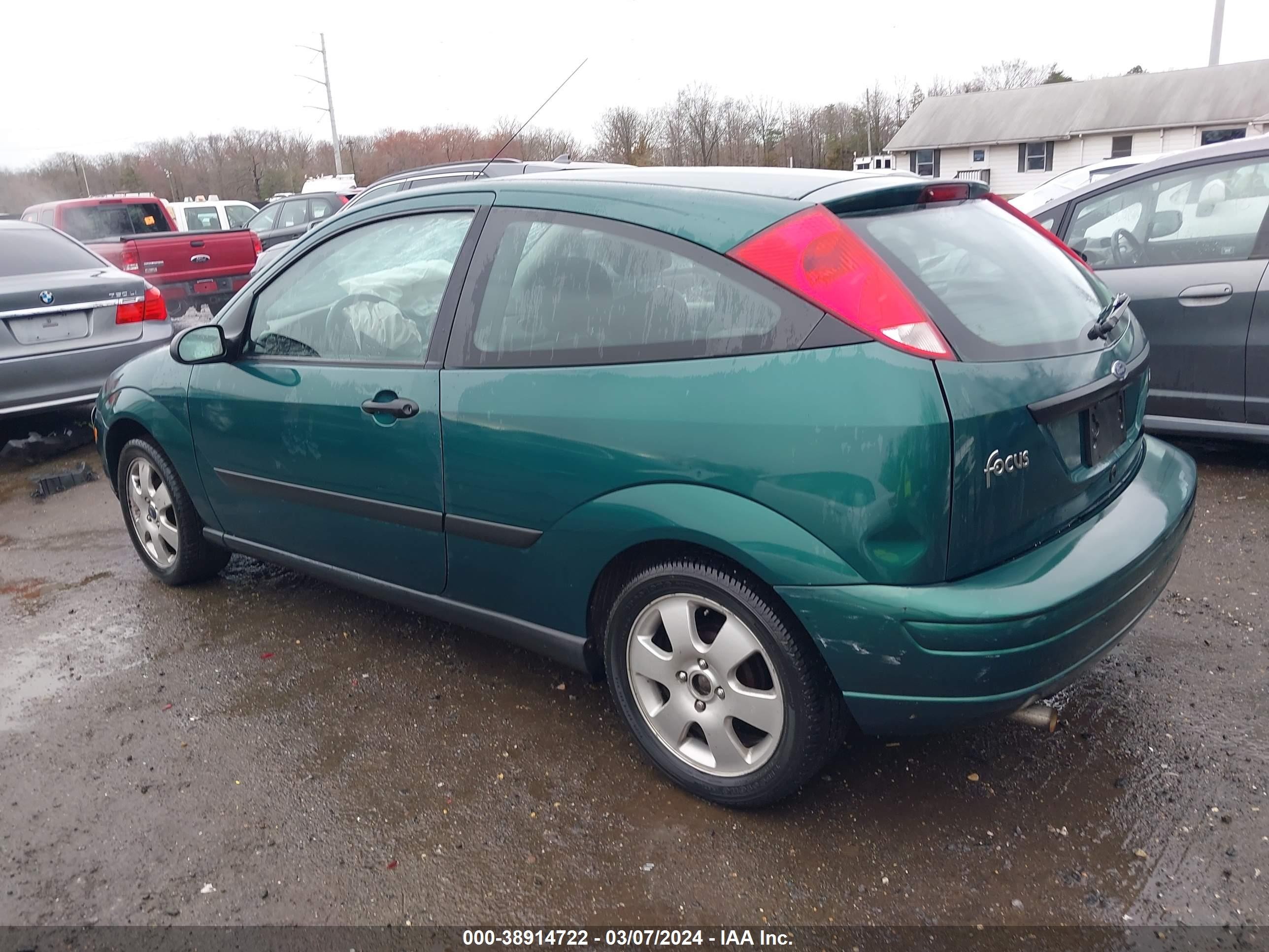 Photo 2 VIN: 3FAHP313X1R223310 - FORD FOCUS 