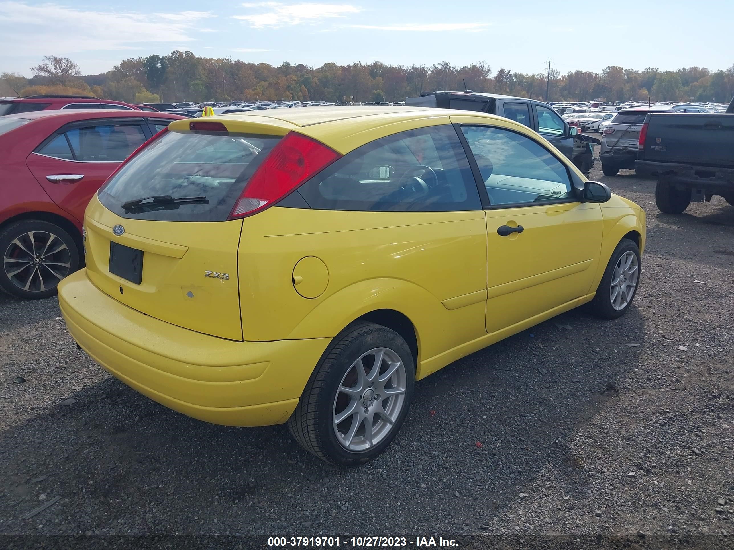 Photo 3 VIN: 3FAHP31N75R120661 - FORD FOCUS 