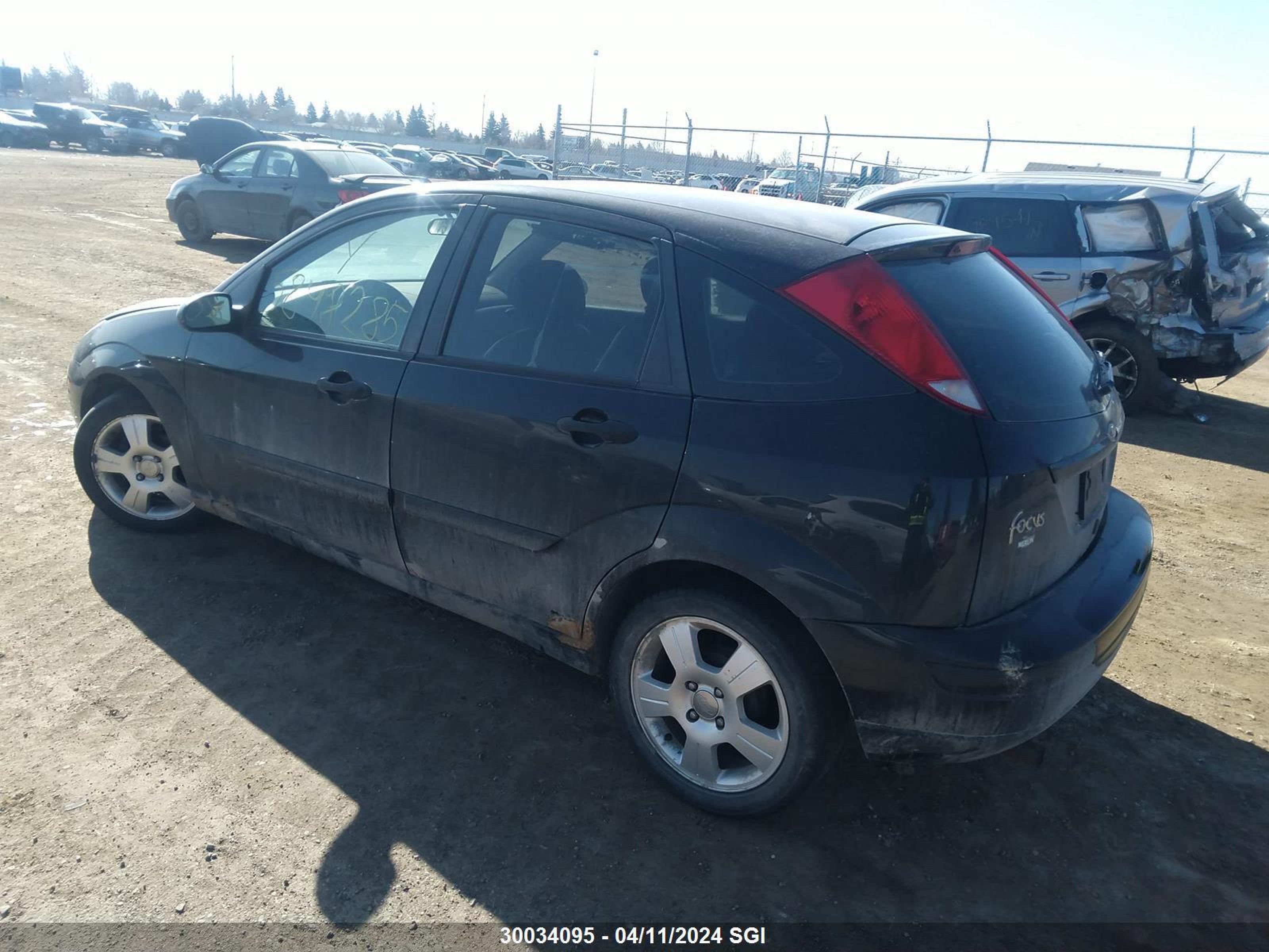 Photo 2 VIN: 3FAHP37303R105423 - FORD FOCUS 