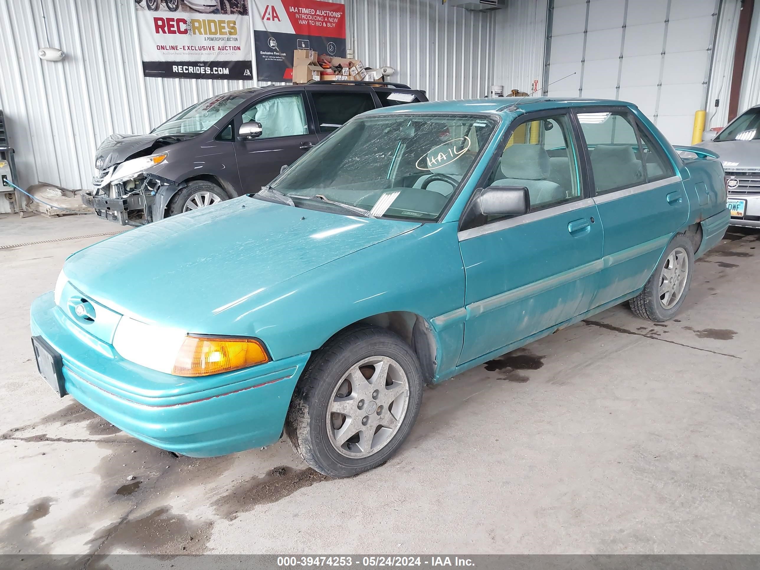 Photo 1 VIN: 3FASP13J6SR167406 - FORD ESCORT 