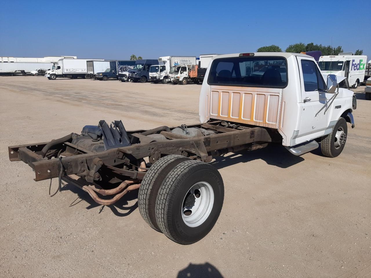 Photo 2 VIN: 3FELF47G6VMA26233 - FORD F350 