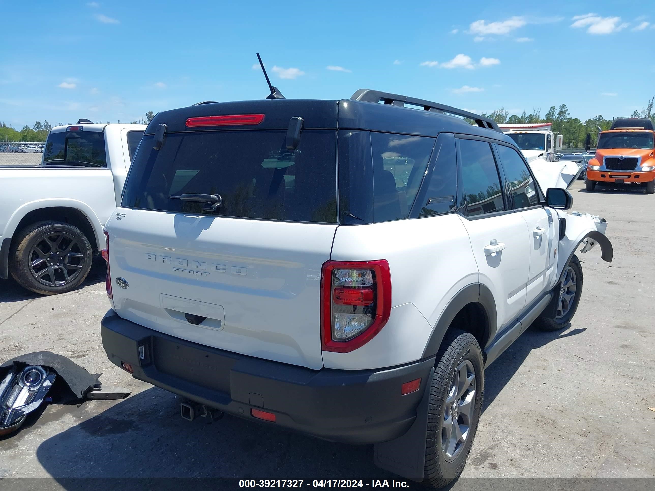 Photo 3 VIN: 3FMCR9D98RRE18542 - FORD BRONCO SPORT 