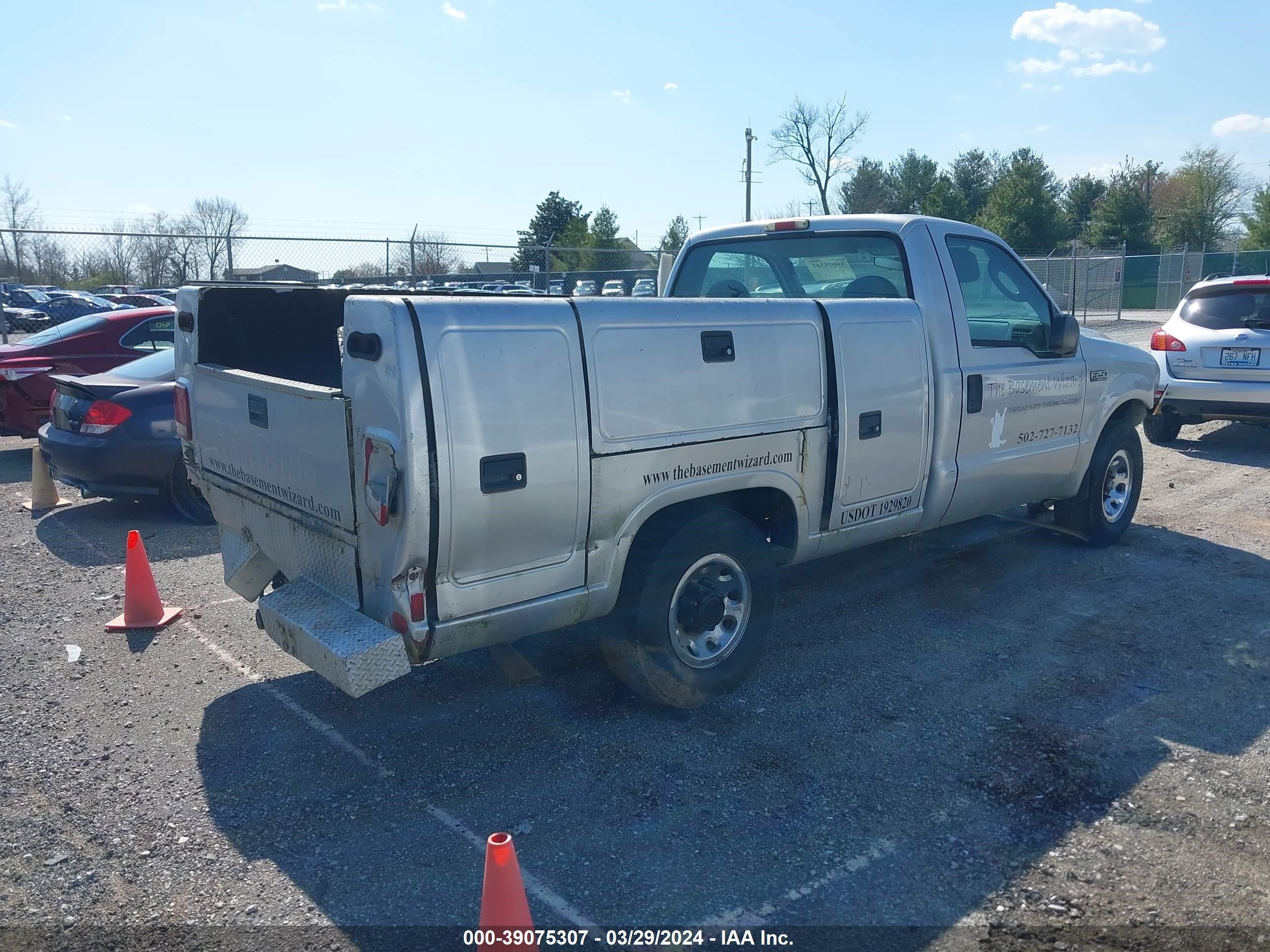 Photo 3 VIN: 3FTNF20LX3MB31514 - FORD F250 