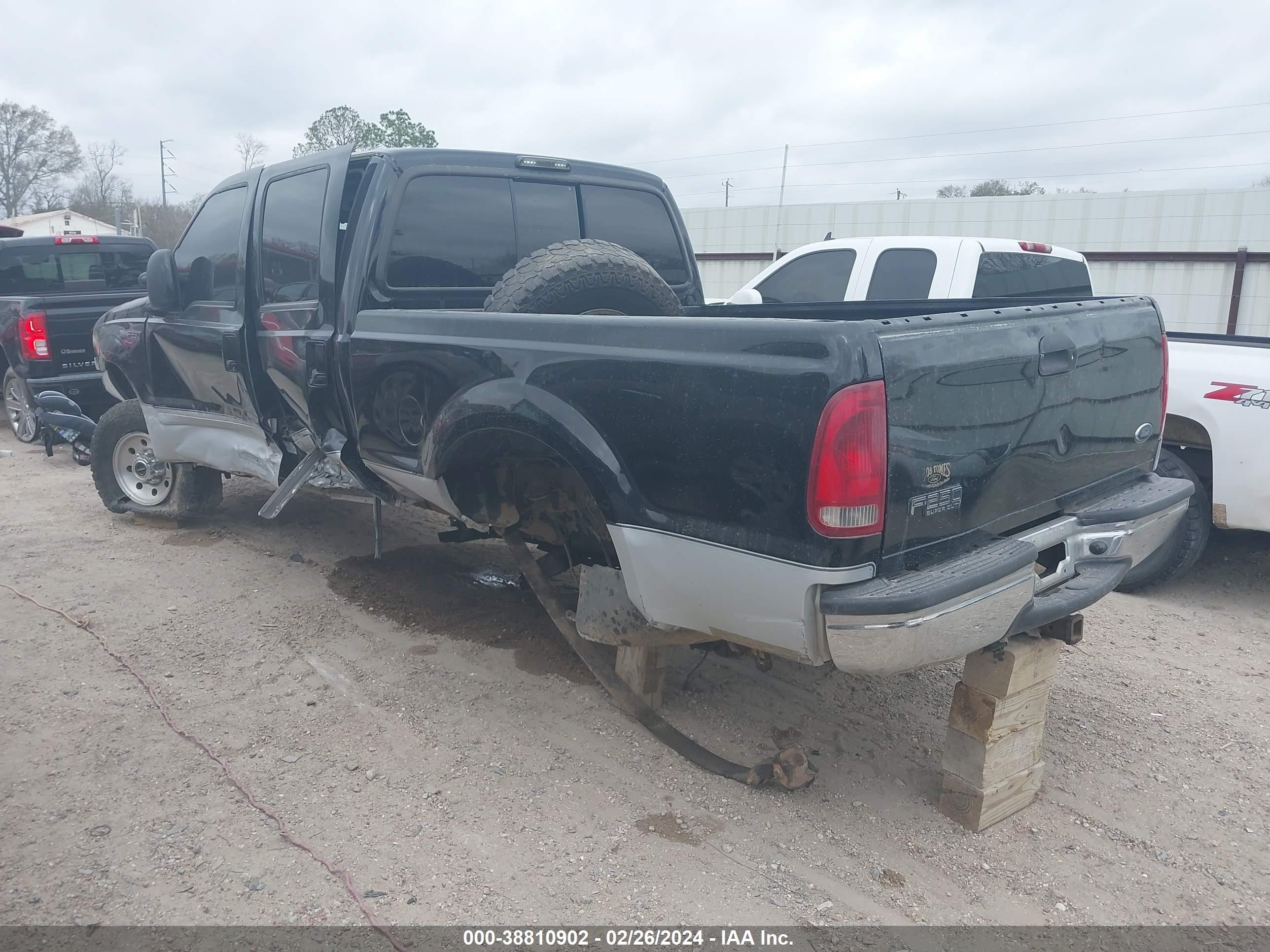 Photo 2 VIN: 3FTNW21F22MA16087 - FORD F250 