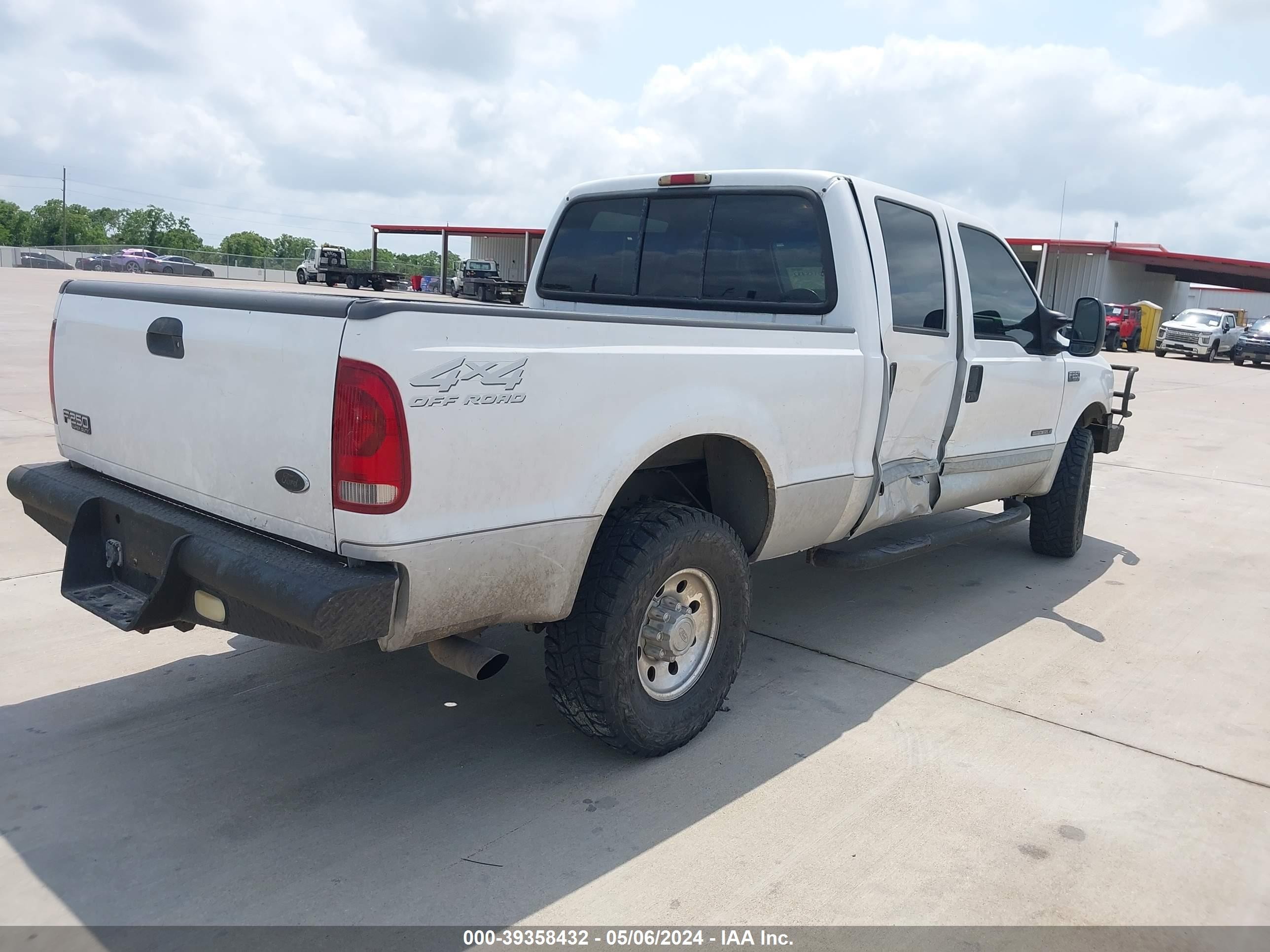 Photo 3 VIN: 3FTNW21F52MA16181 - FORD F250 