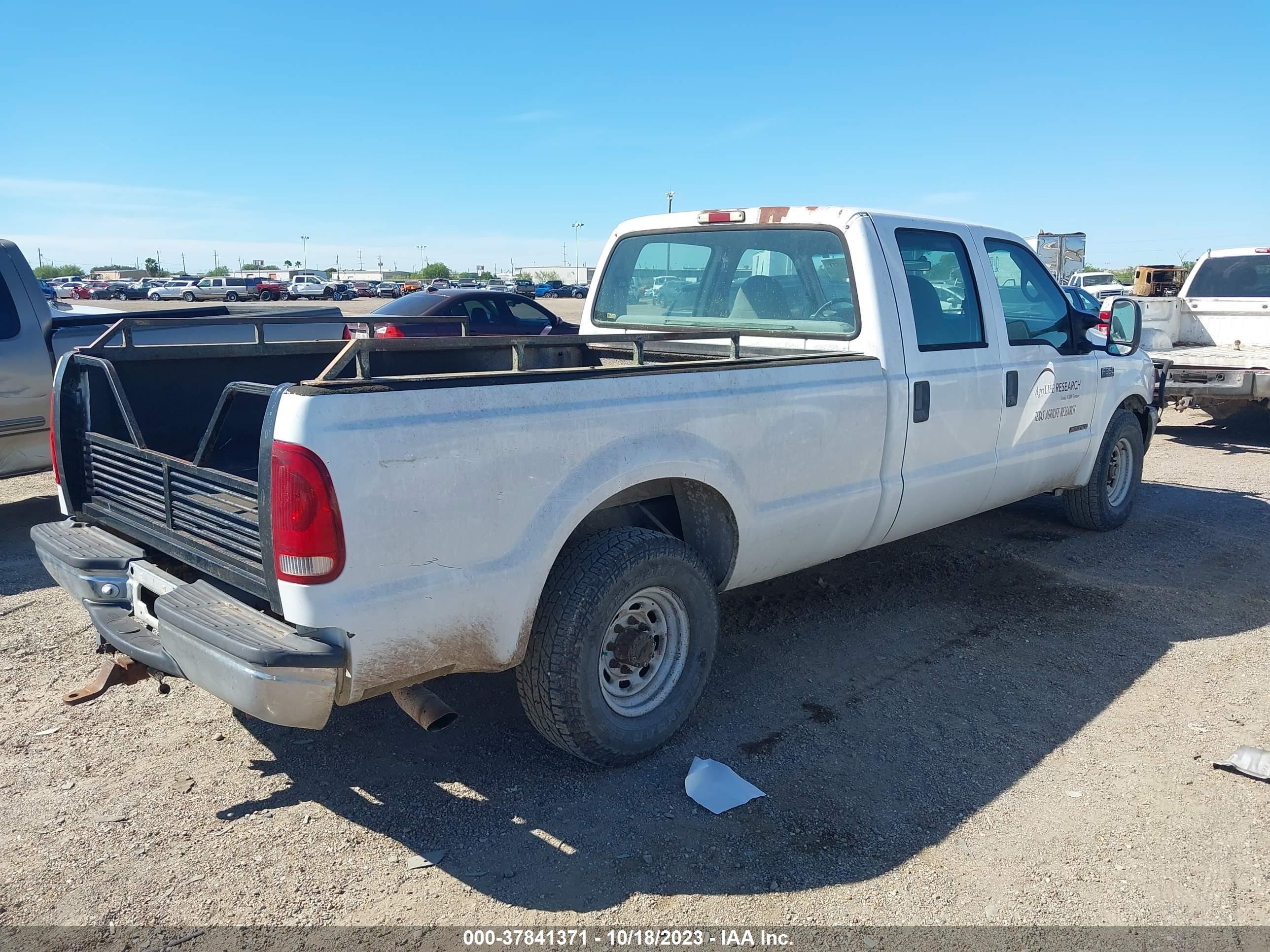 Photo 3 VIN: 3FTSW30F6YMA69099 - FORD F350 