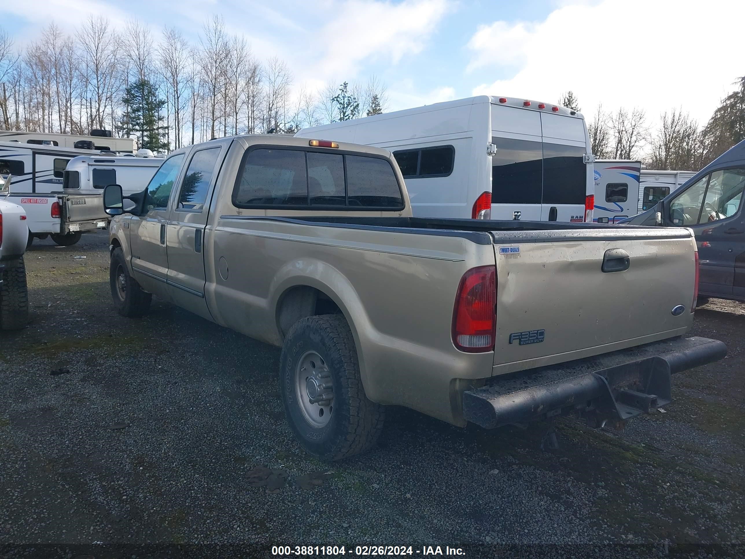 Photo 2 VIN: 3FTSW30F9YMA37361 - FORD F350 