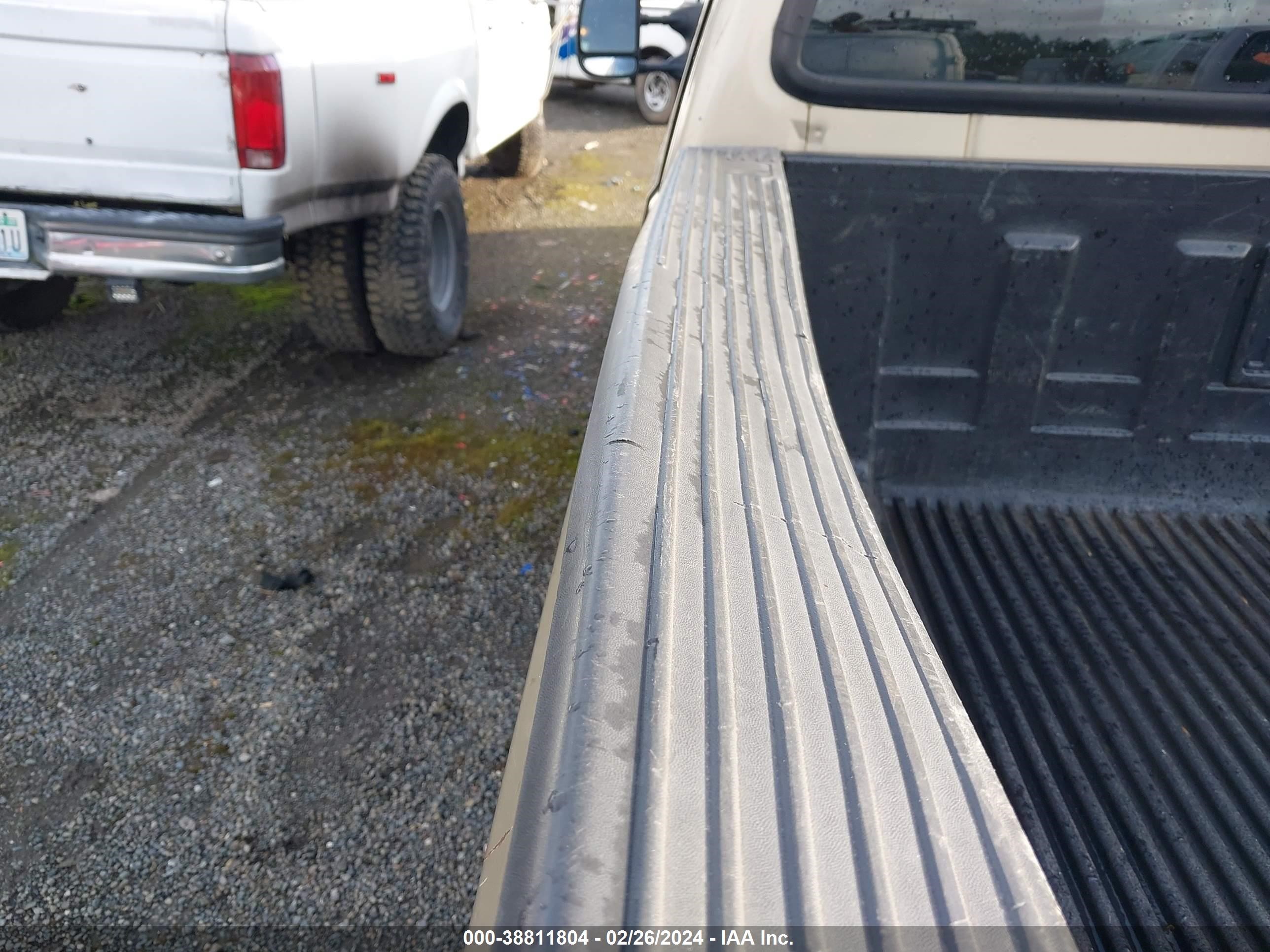 Photo 5 VIN: 3FTSW30F9YMA37361 - FORD F350 