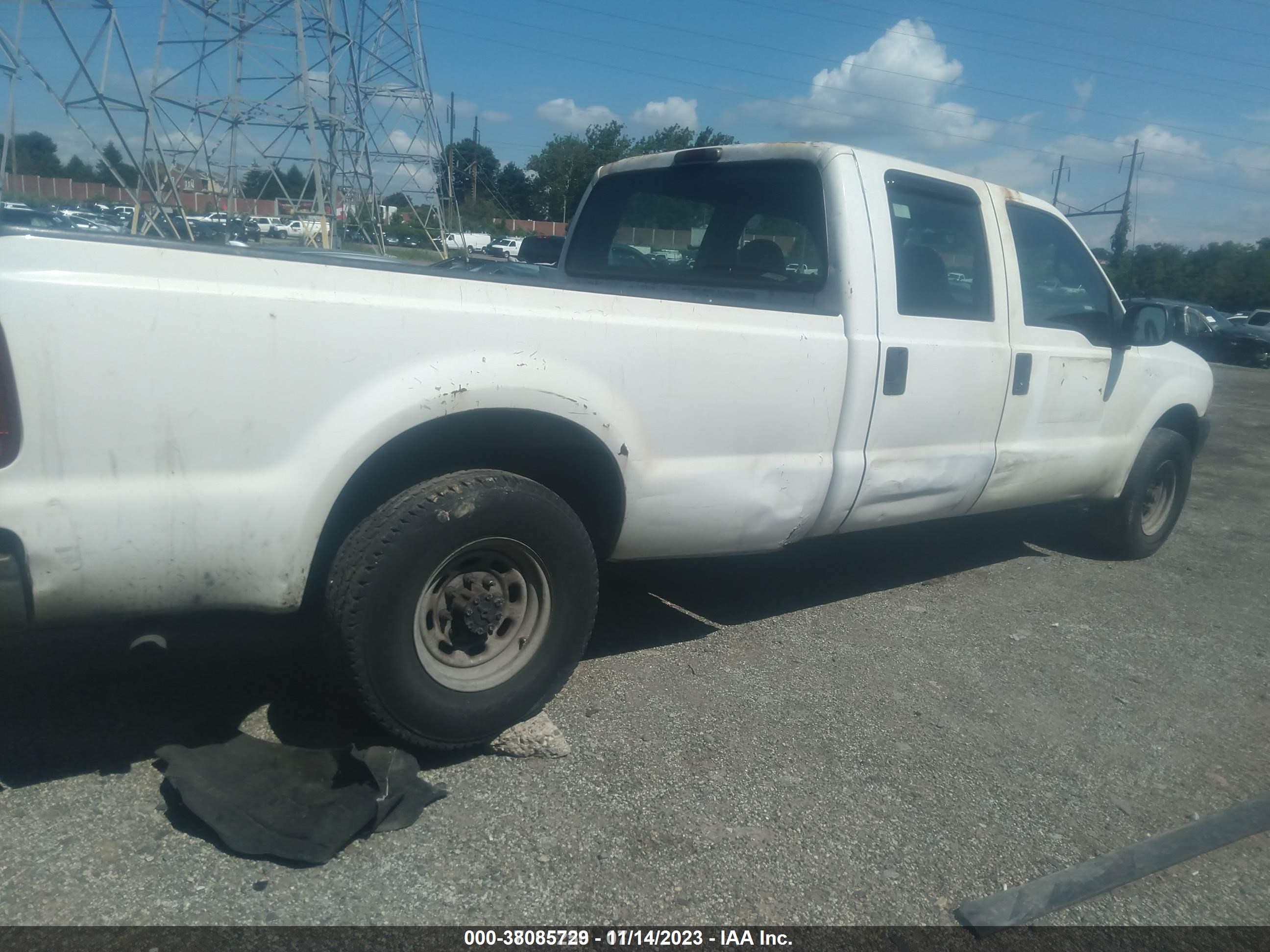 Photo 3 VIN: 3FTSW30L0YMA63322 - FORD F350 