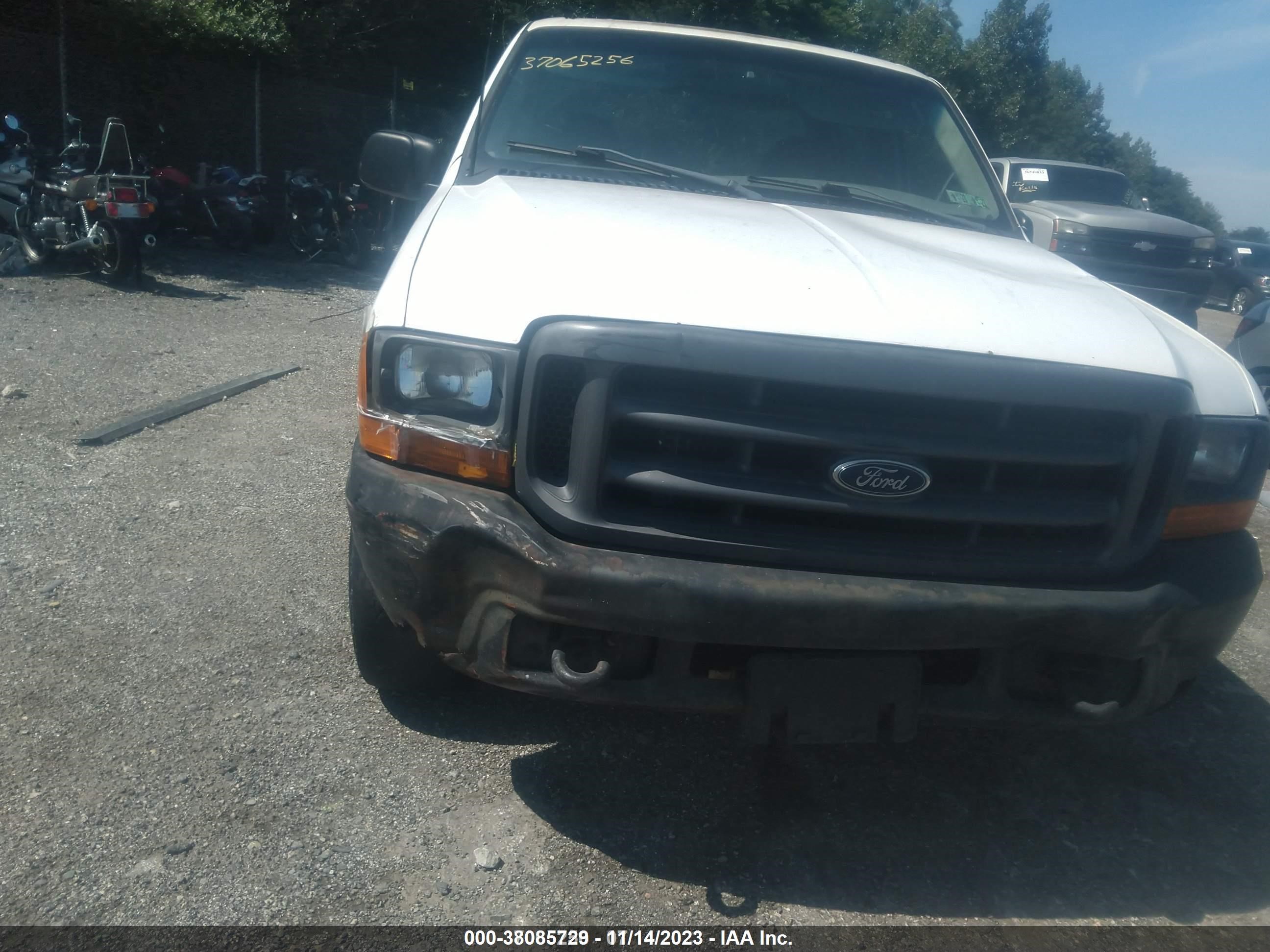 Photo 5 VIN: 3FTSW30L0YMA63322 - FORD F350 