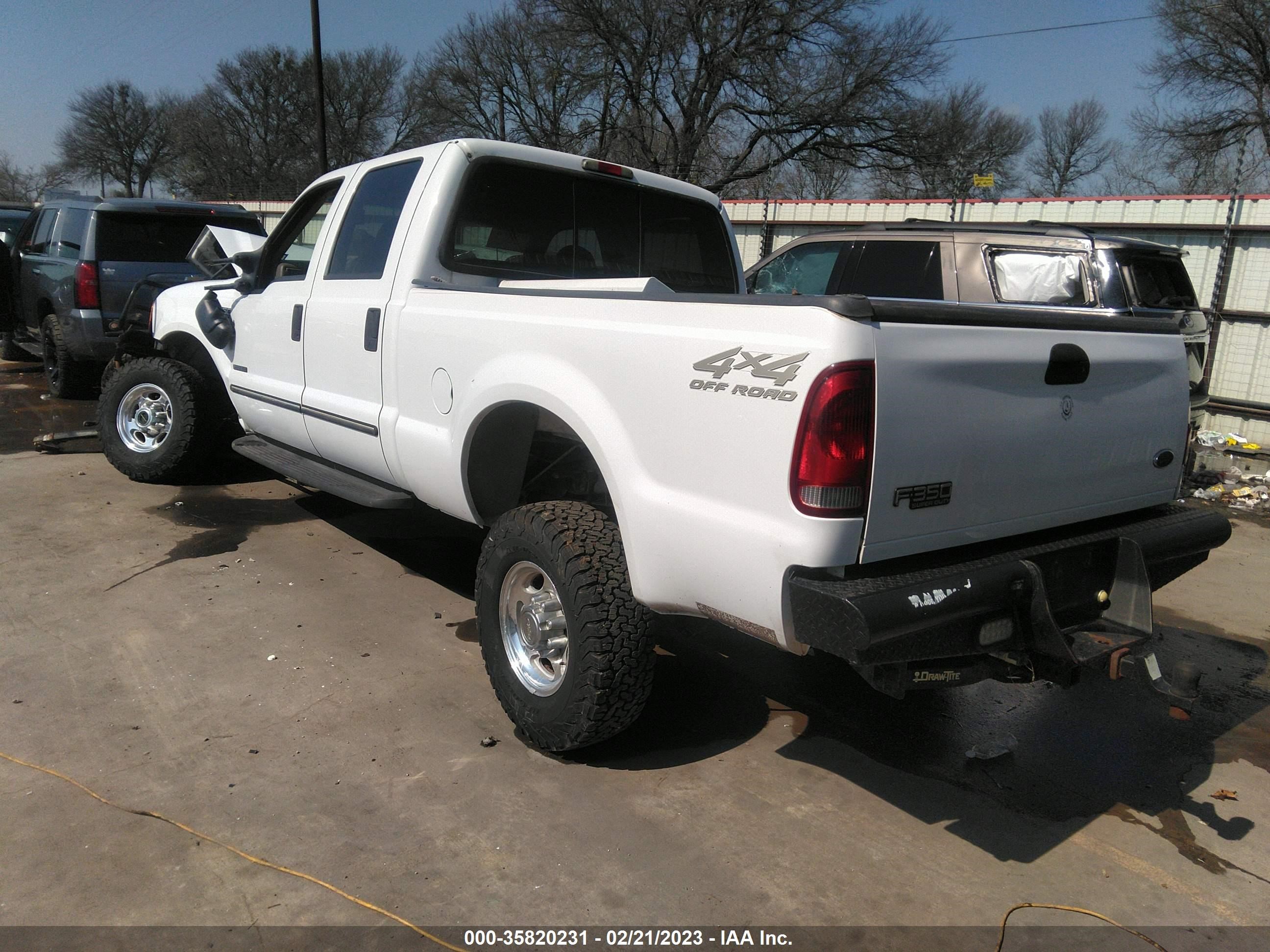 Photo 2 VIN: 3FTSW31F1YMA28202 - FORD F350 