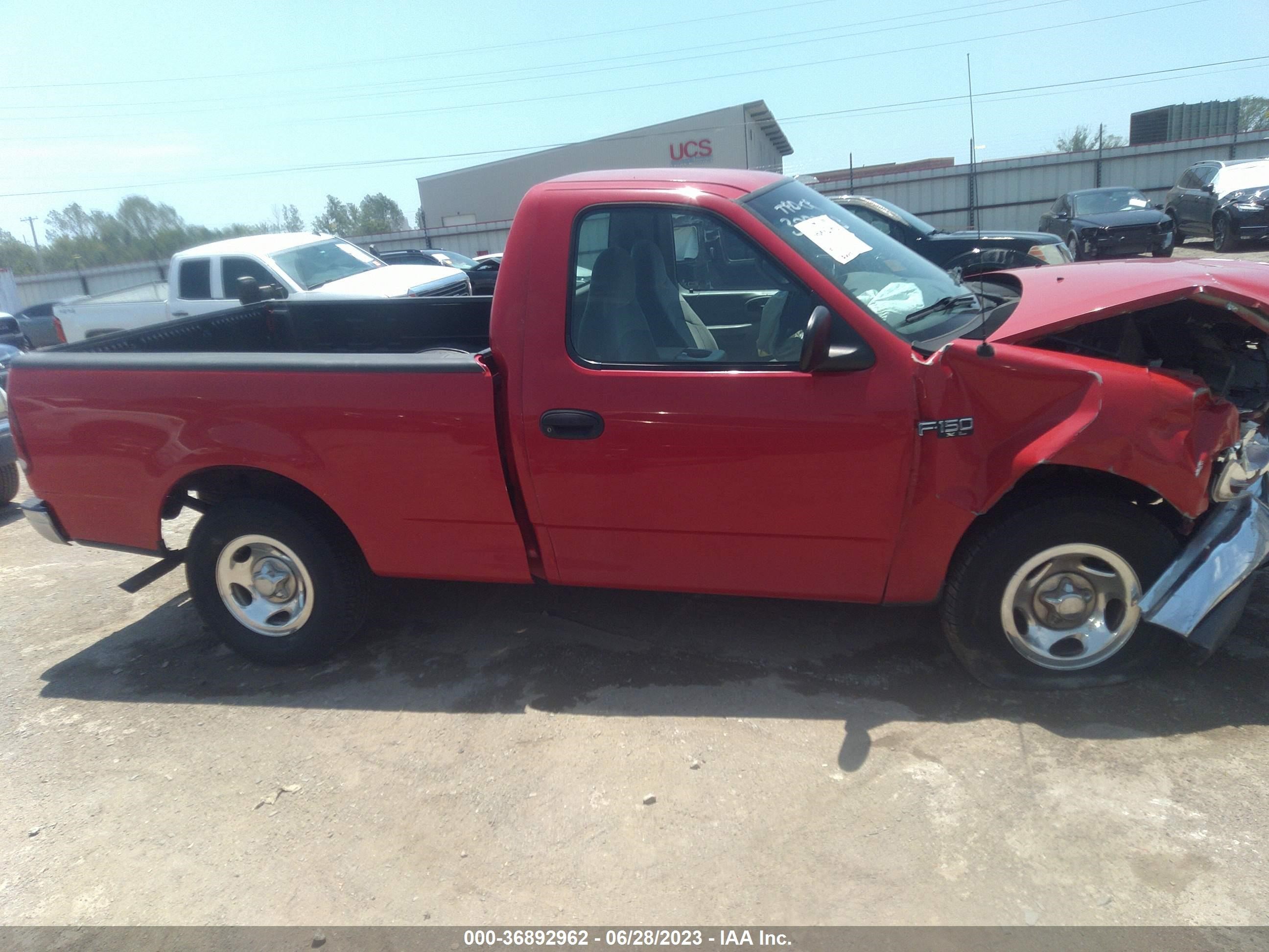 Photo 12 VIN: 3FTZF1728YMA82300 - FORD F-150 