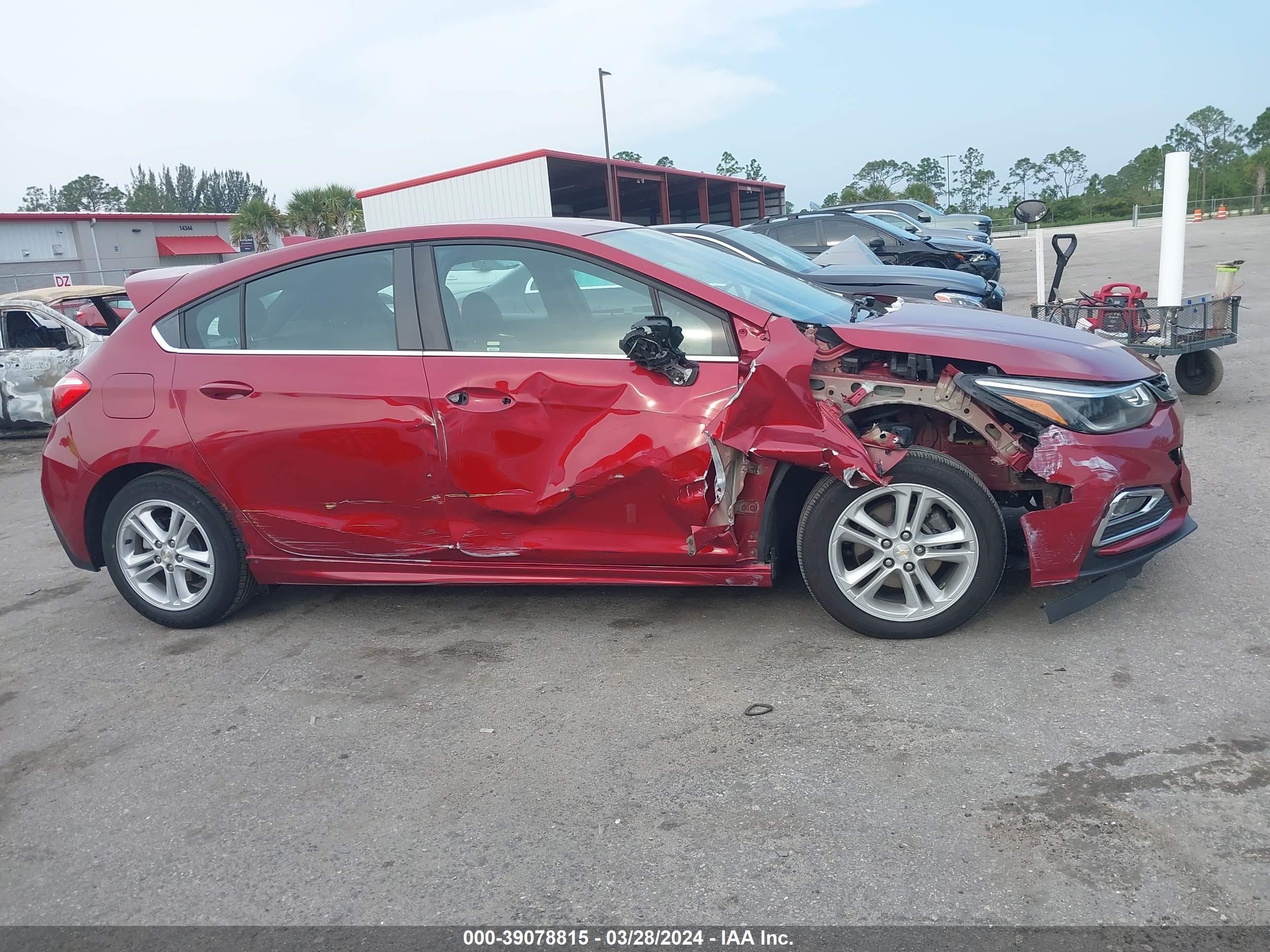 Photo 12 VIN: 3G1BE6SM1HS564461 - CHEVROLET CRUZE 