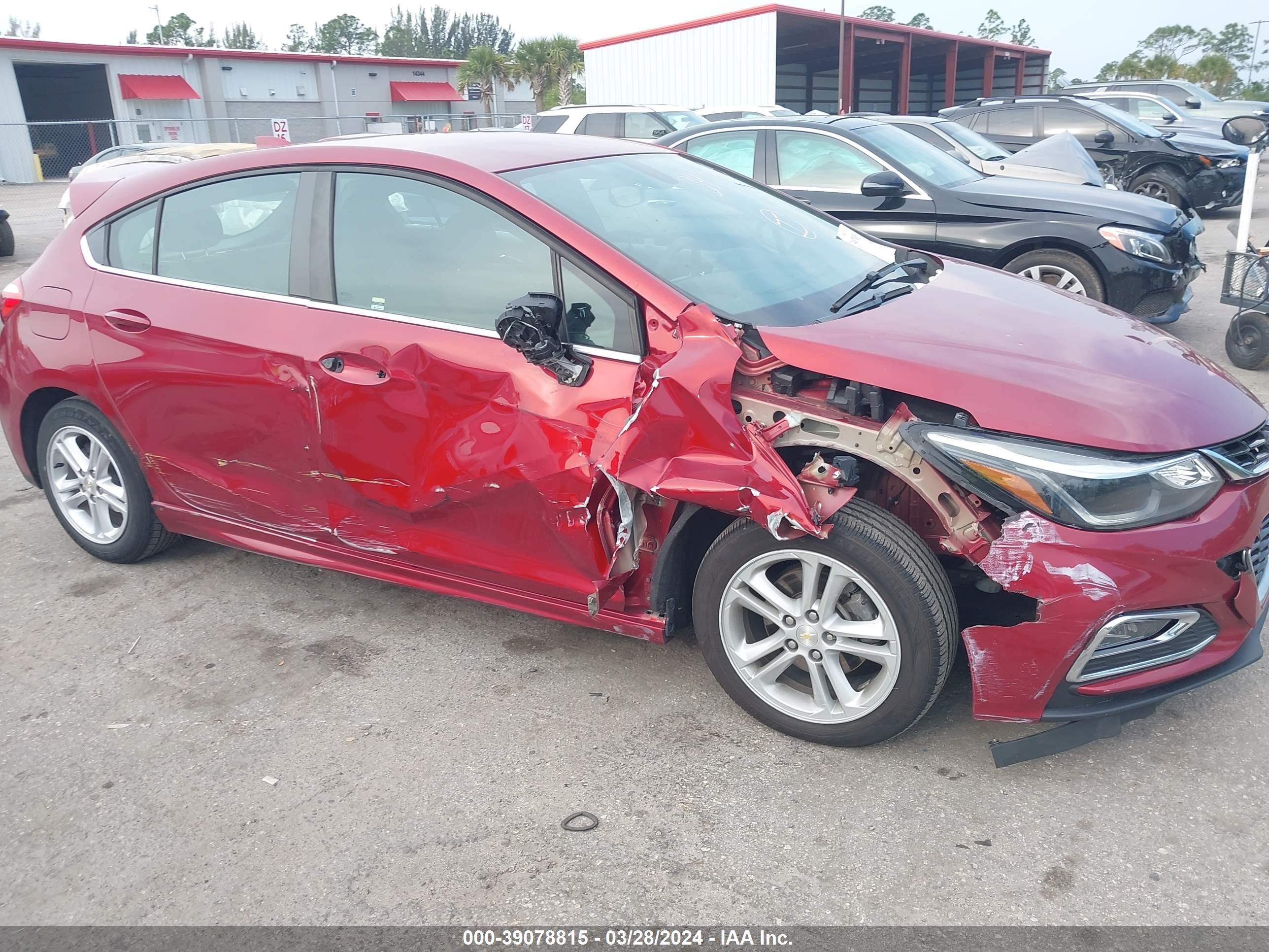 Photo 5 VIN: 3G1BE6SM1HS564461 - CHEVROLET CRUZE 