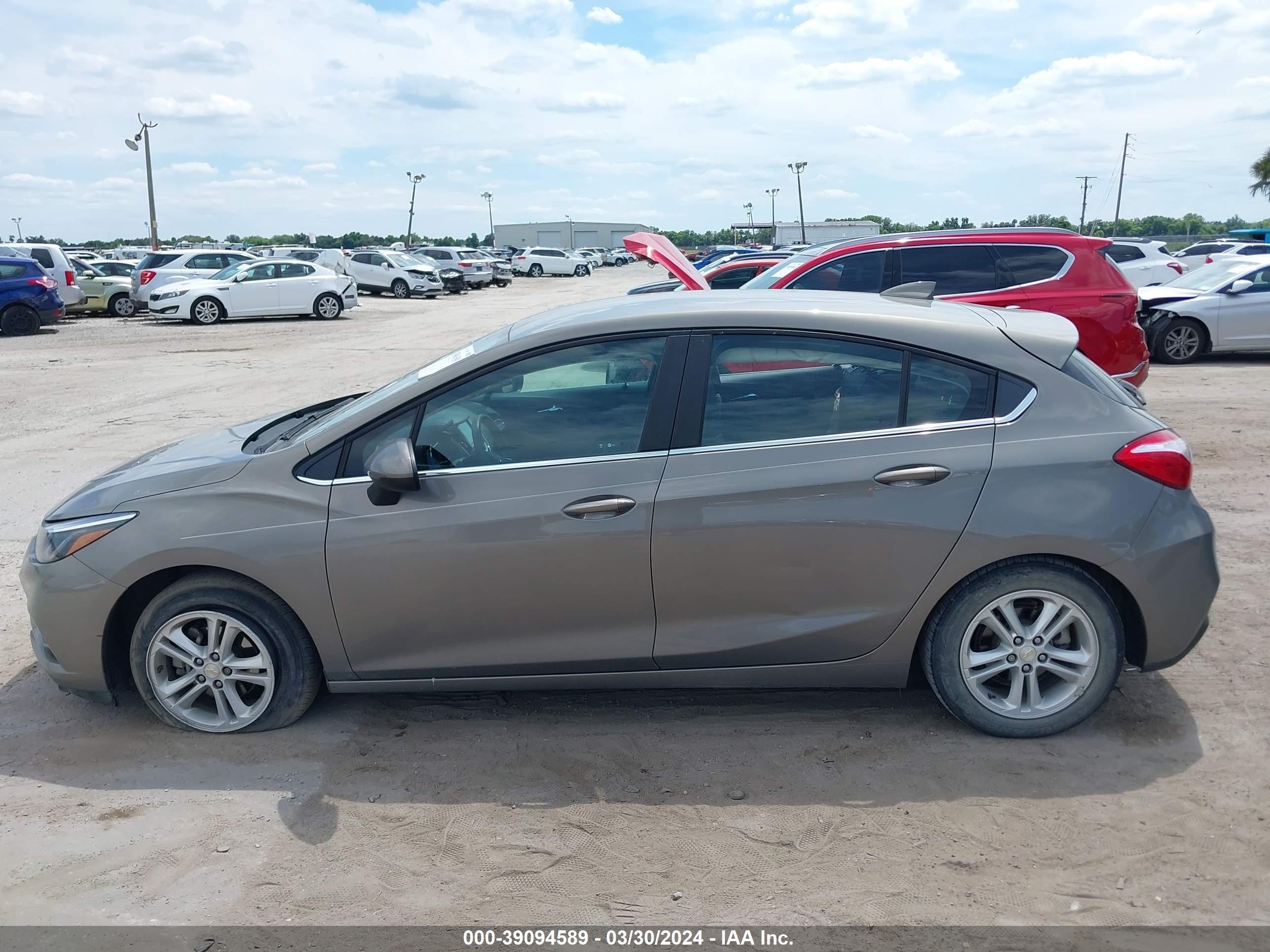 Photo 13 VIN: 3G1BE6SM3JS607977 - CHEVROLET CRUZE 