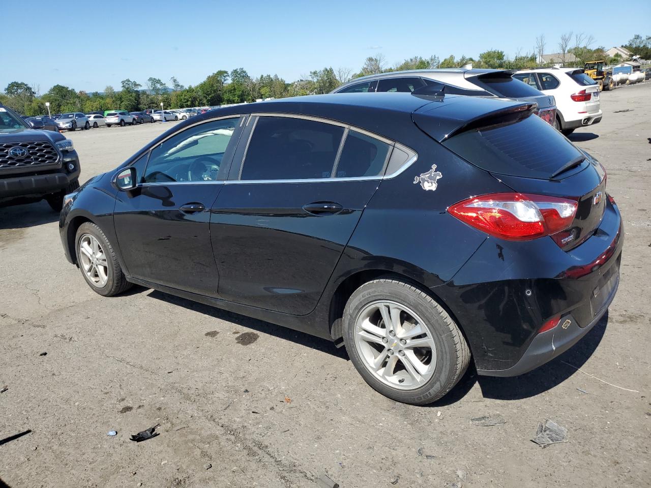 Photo 2 VIN: 3G1BE6SM5JS584458 - CHEVROLET CRUZE 