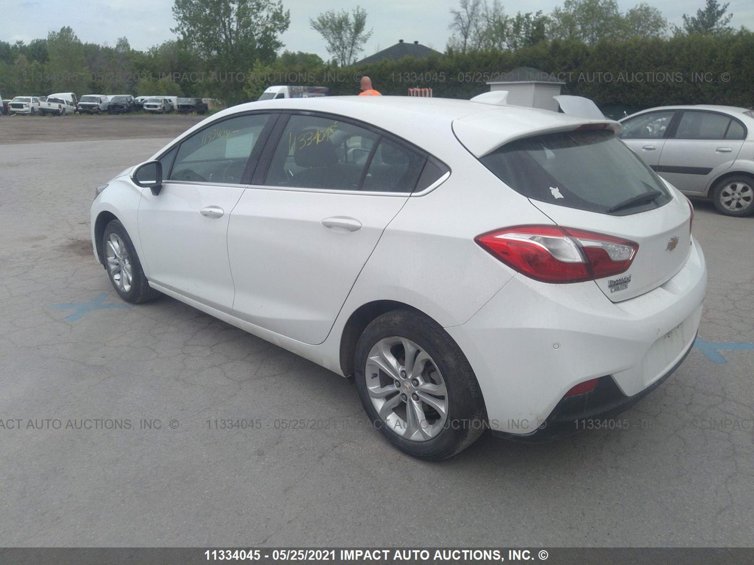 Photo 2 VIN: 3G1BE6SM8KS565789 - CHEVROLET CRUZE 