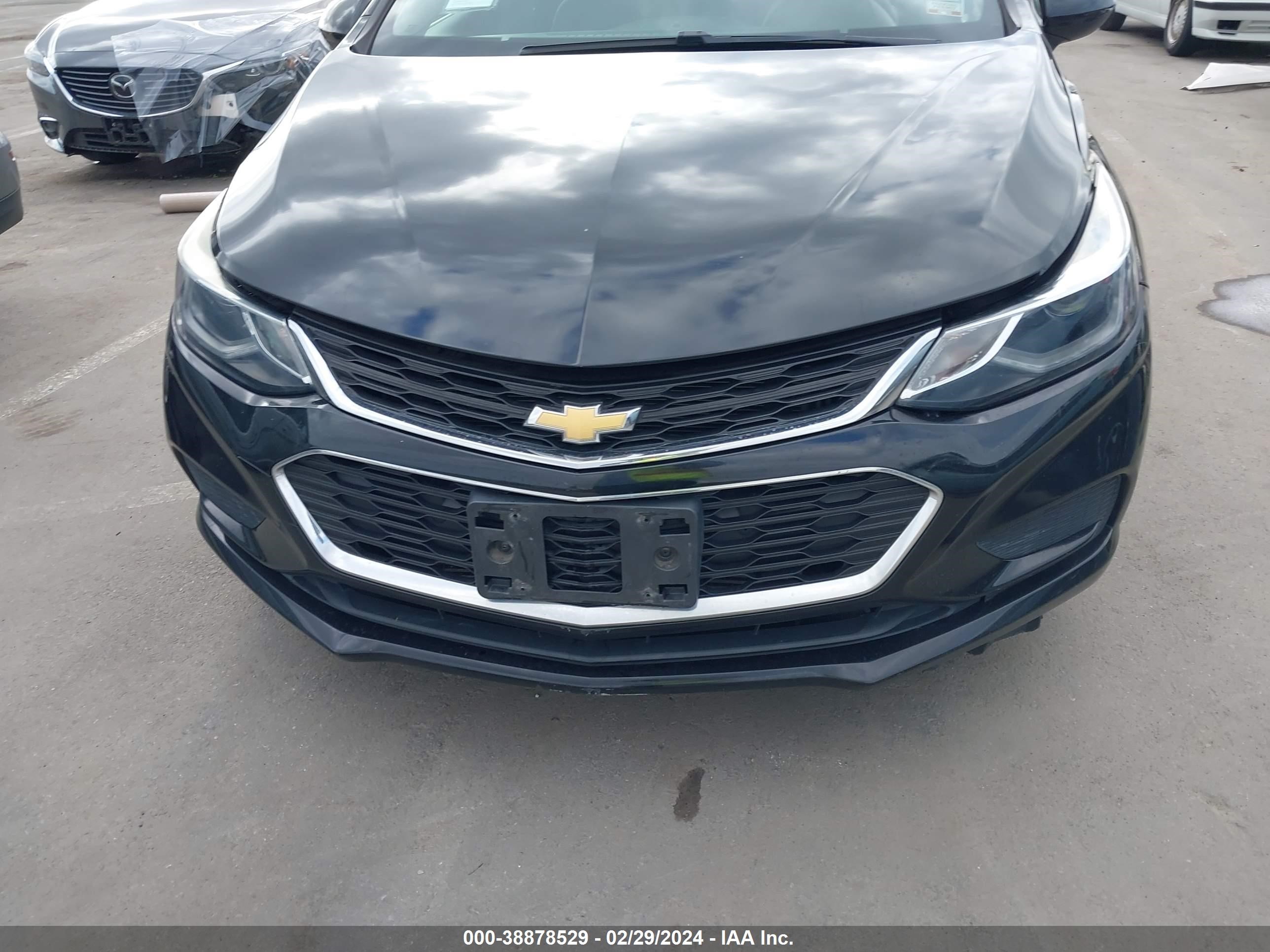 Photo 11 VIN: 3G1BE6SMXJS572273 - CHEVROLET CRUZE 