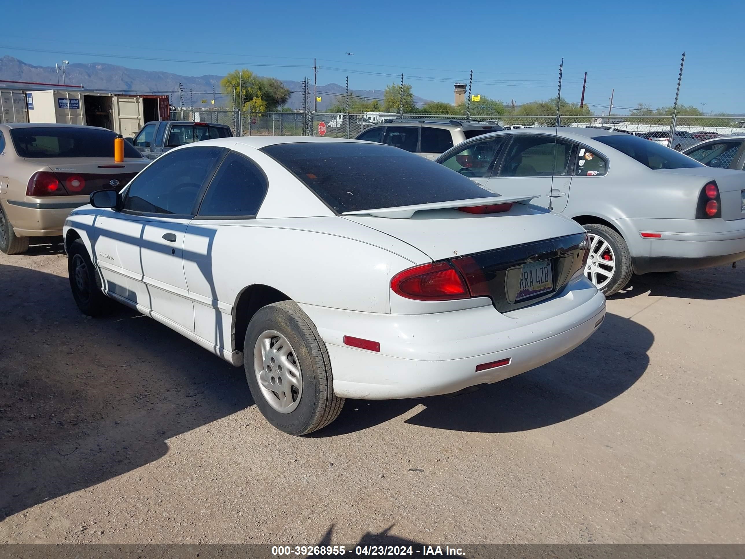 Photo 2 VIN: 3G2JB1249TS810037 - PONTIAC SUNFIRE 