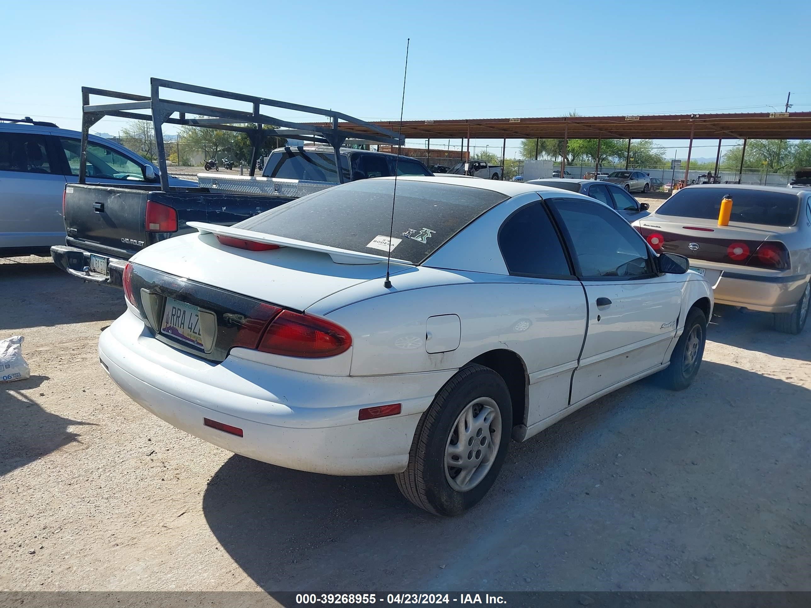 Photo 3 VIN: 3G2JB1249TS810037 - PONTIAC SUNFIRE 