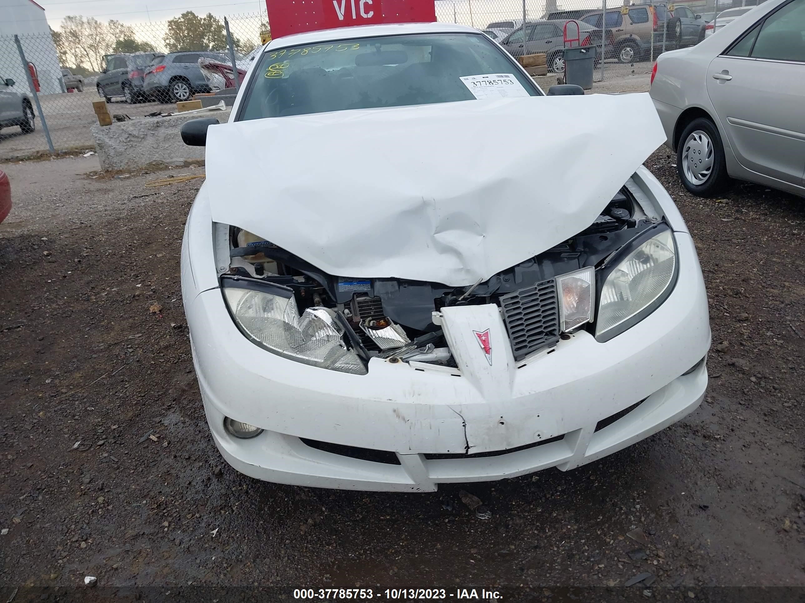 Photo 11 VIN: 3G2JB12F25S124345 - PONTIAC SUNFIRE 