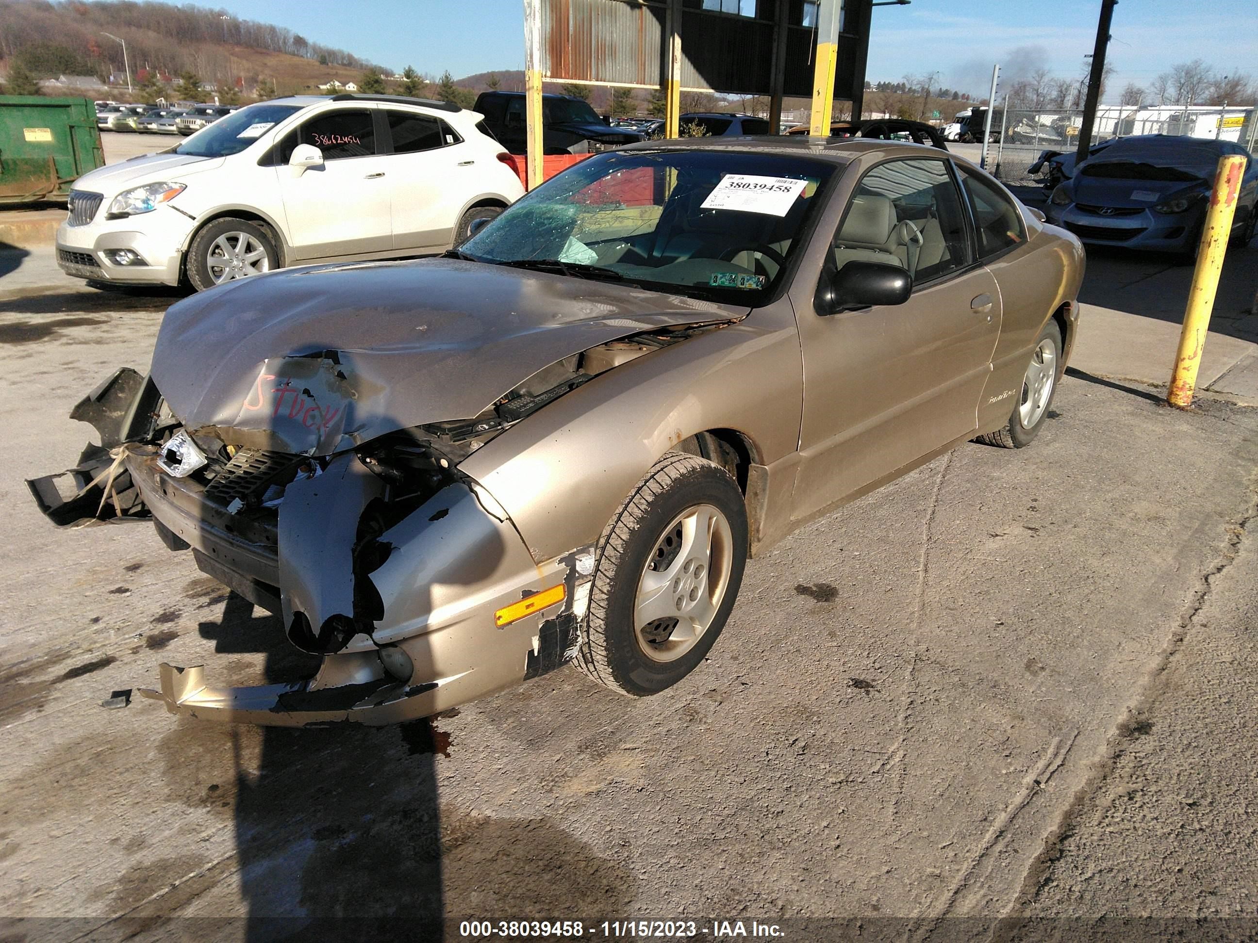 Photo 1 VIN: 3G2JB12F55S136070 - PONTIAC SUNFIRE 