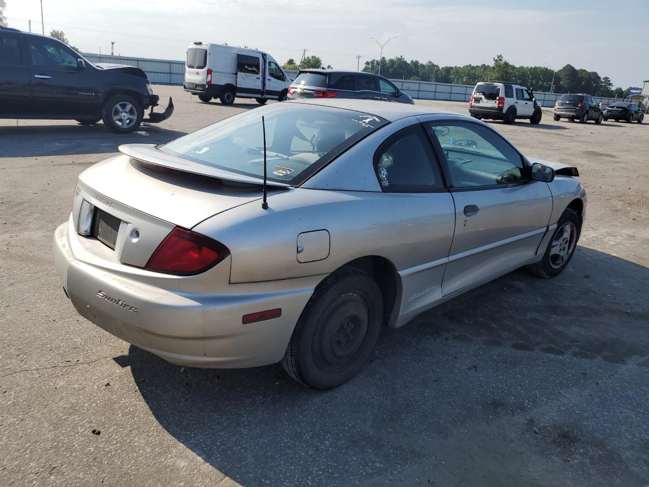 Photo 2 VIN: 3G2JB12F85S170956 - PONTIAC SUNFIRE 