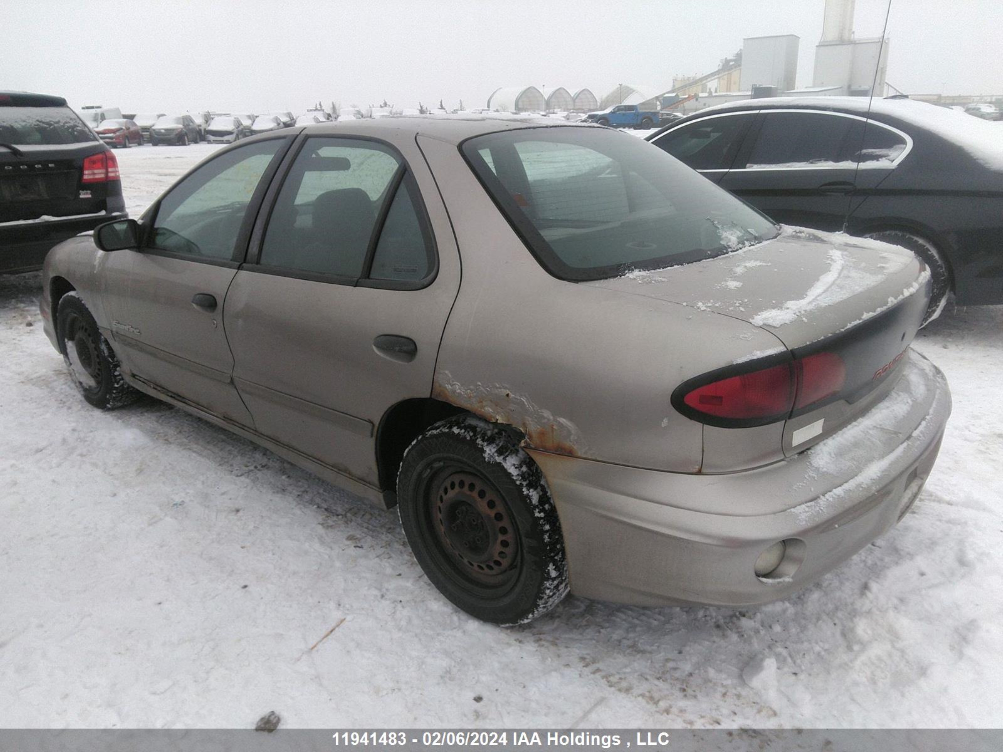 Photo 2 VIN: 3G2JB52441S209462 - PONTIAC SUNFIRE 