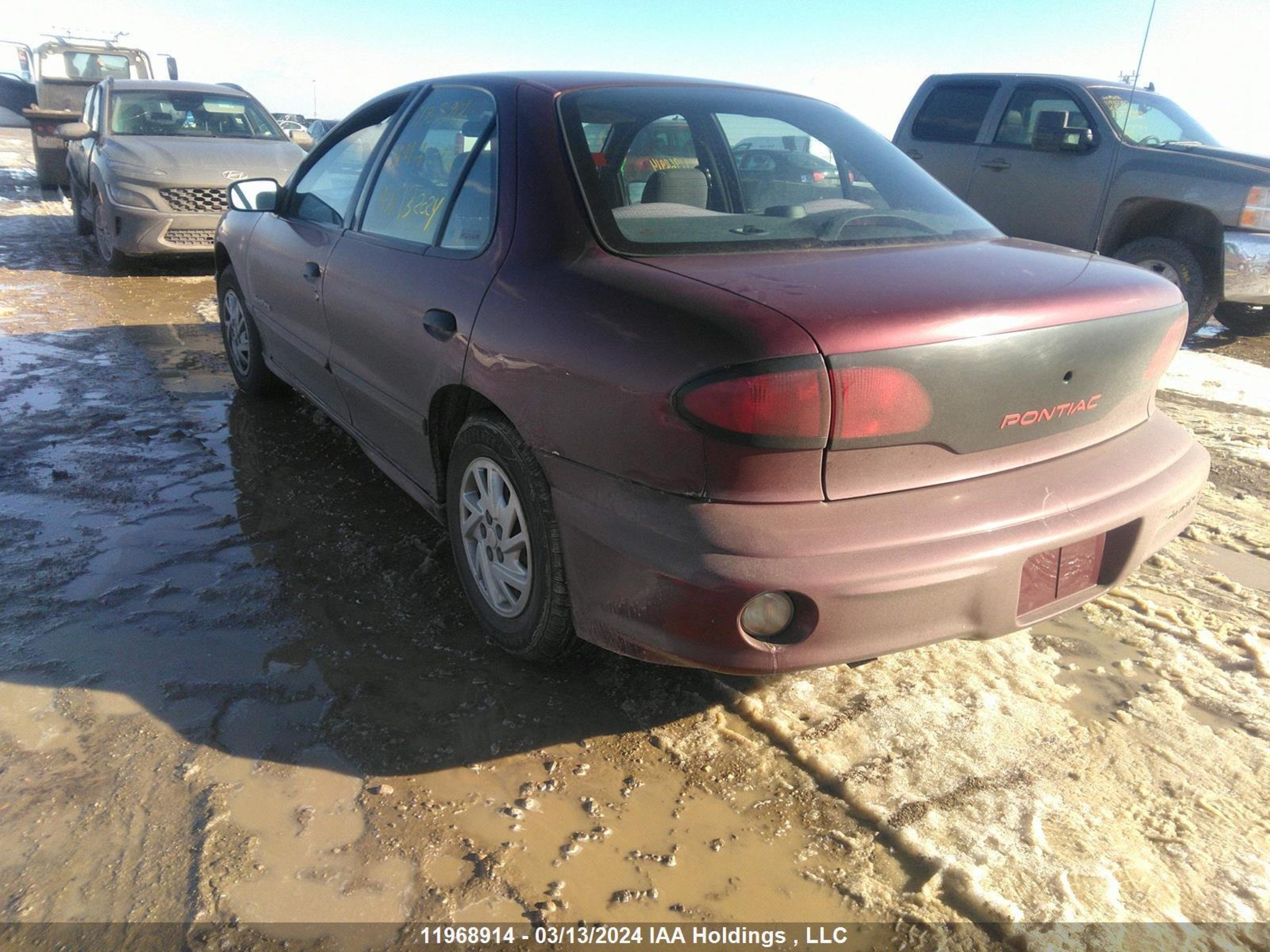 Photo 2 VIN: 3G2JB524X2S143937 - PONTIAC SUNFIRE 