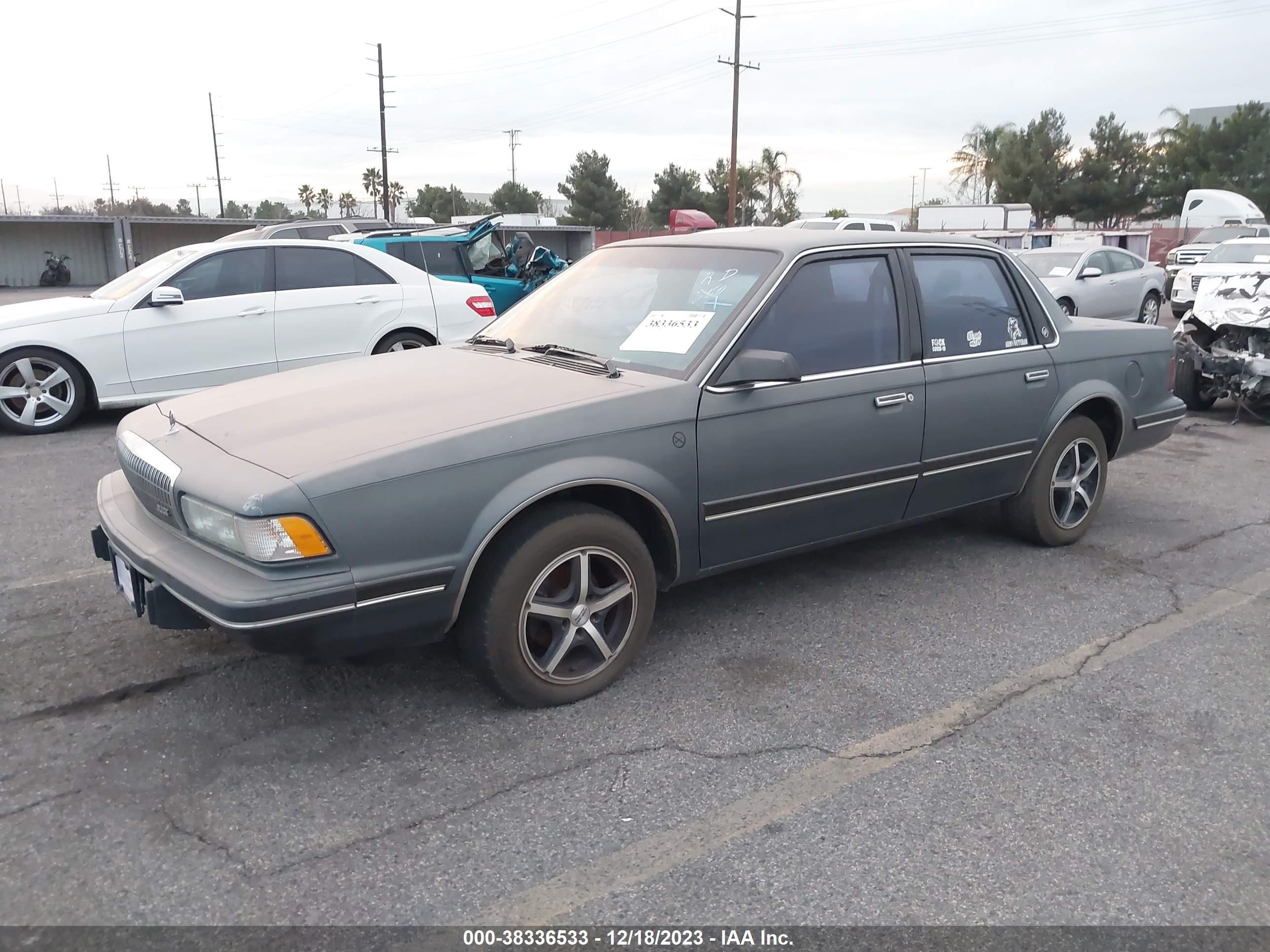 Photo 2 VIN: 3G4AH54N2NS622160 - BUICK CENTURY 