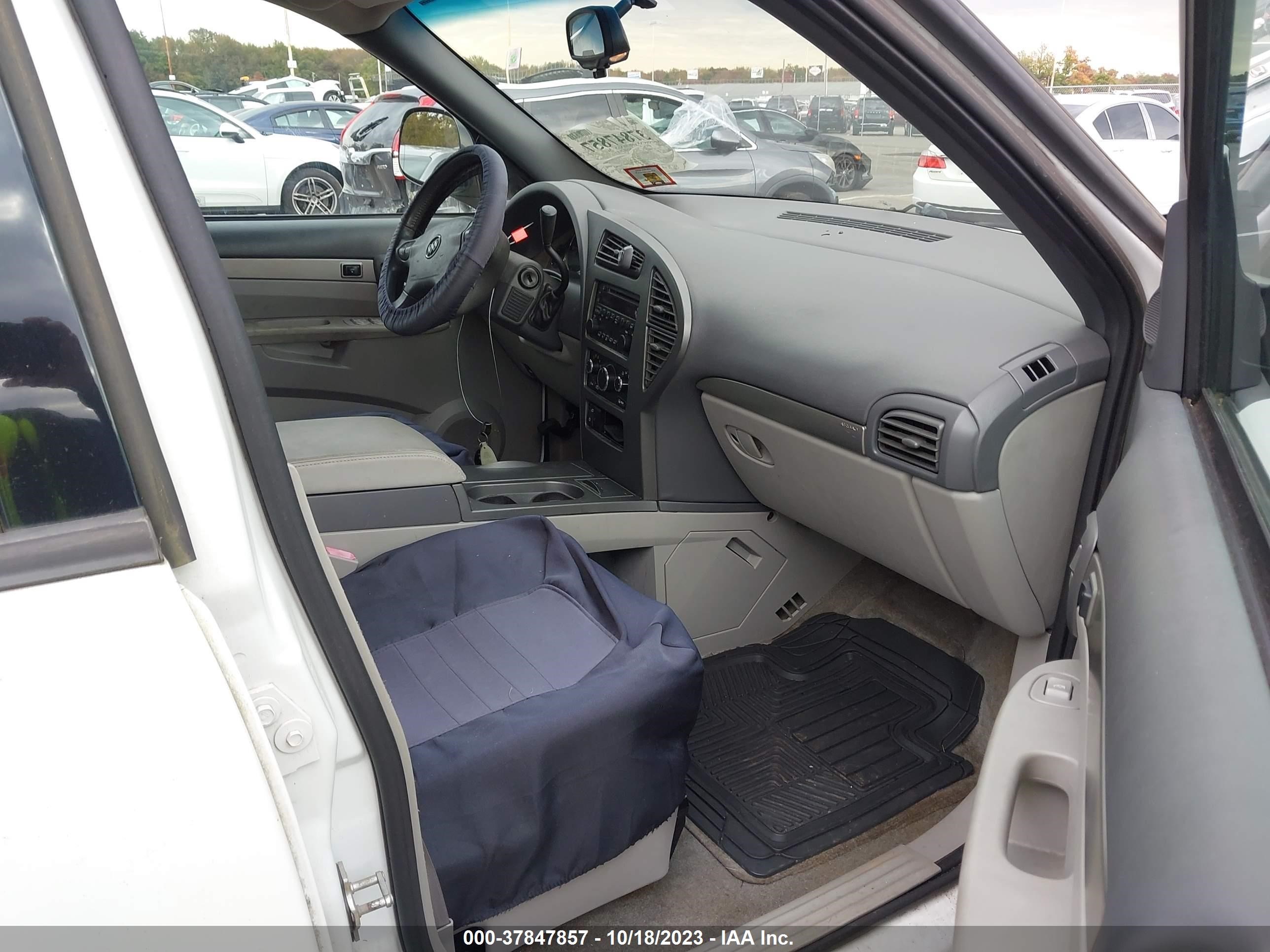 Photo 4 VIN: 3G5DA03E05S554457 - BUICK RENDEZVOUS 