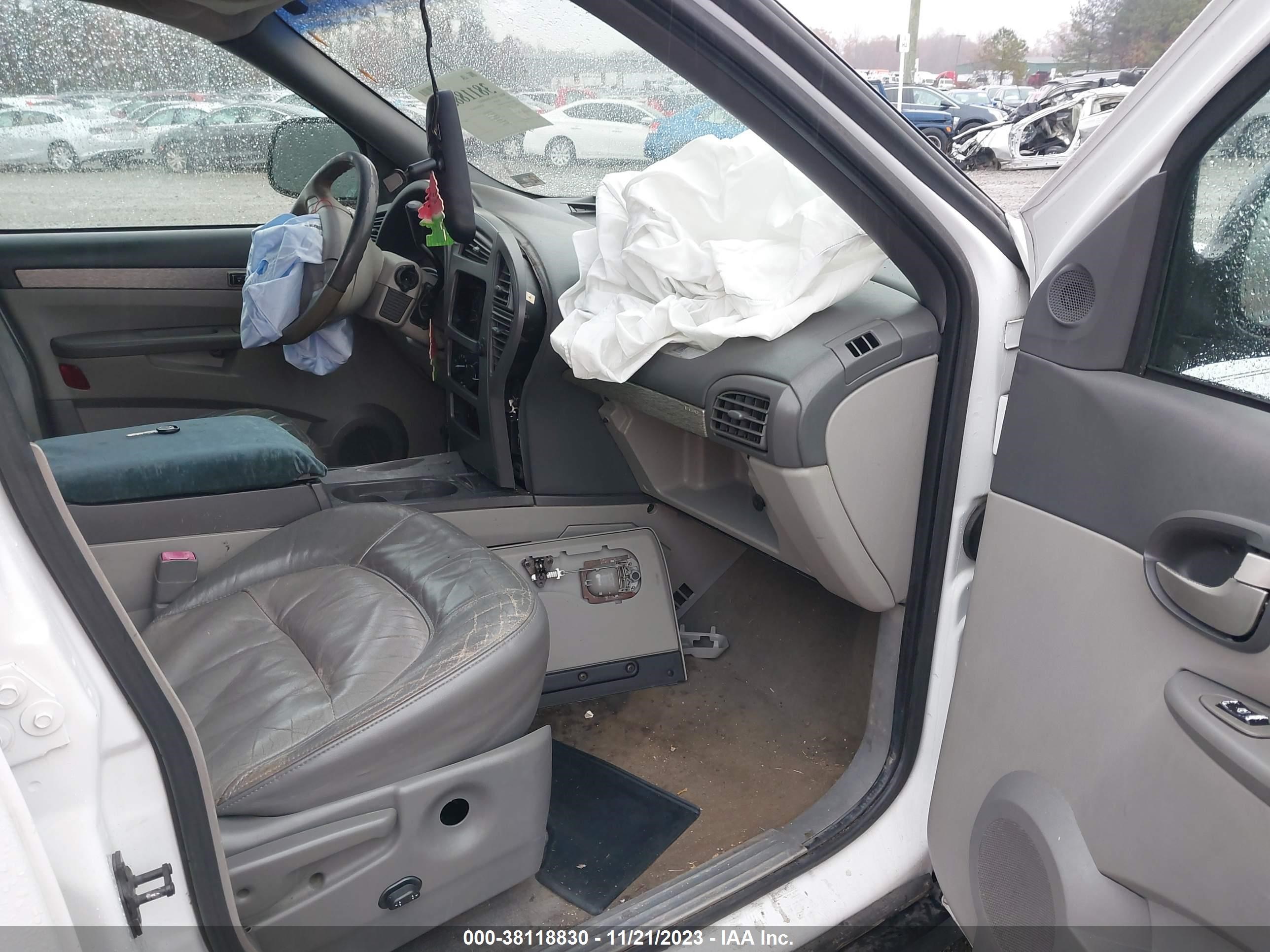 Photo 4 VIN: 3G5DA03E12S608991 - BUICK RENDEZVOUS 