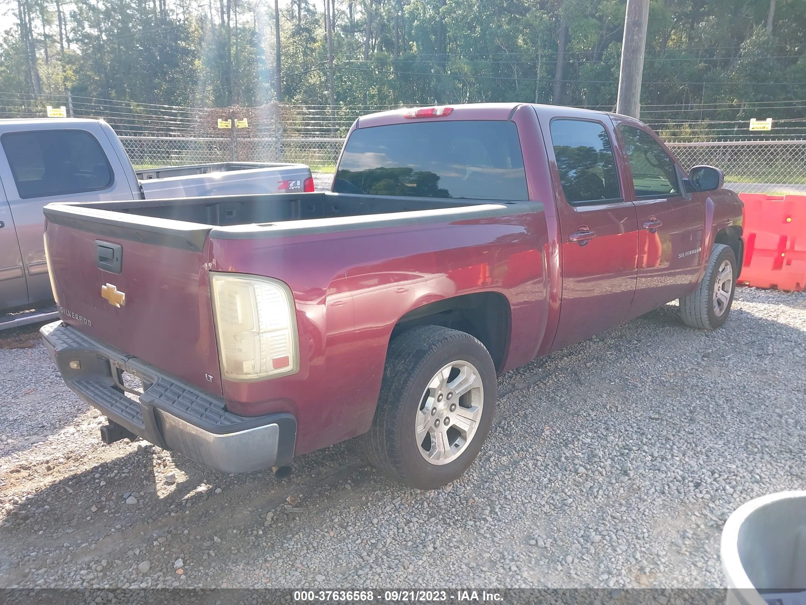 Photo 3 VIN: 3GCEC13018G131234 - CHEVROLET SILVERADO 