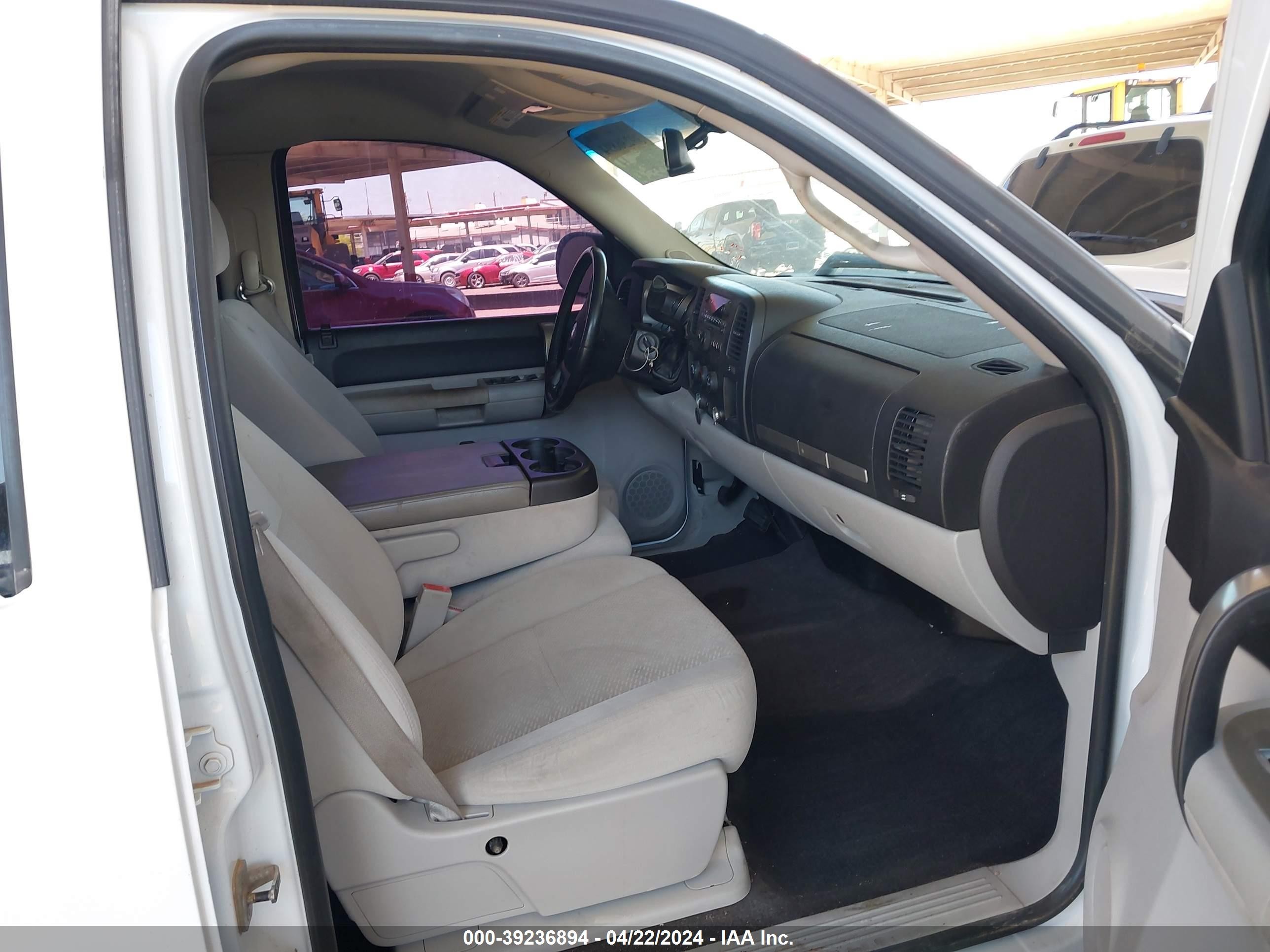 Photo 4 VIN: 3GCEC13C28G254843 - CHEVROLET SILVERADO 