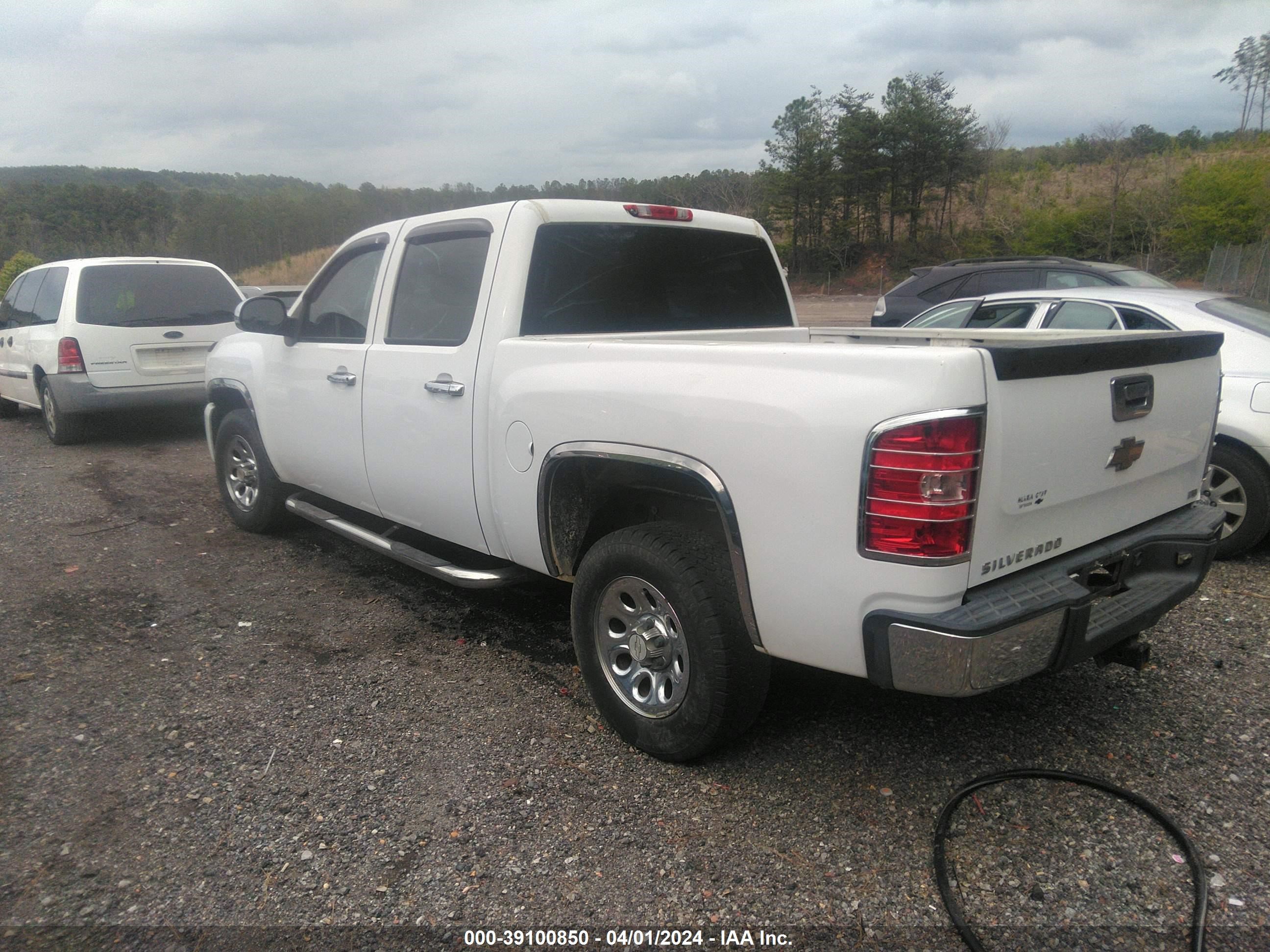 Photo 2 VIN: 3GCEC13C38G150068 - CHEVROLET SILVERADO 