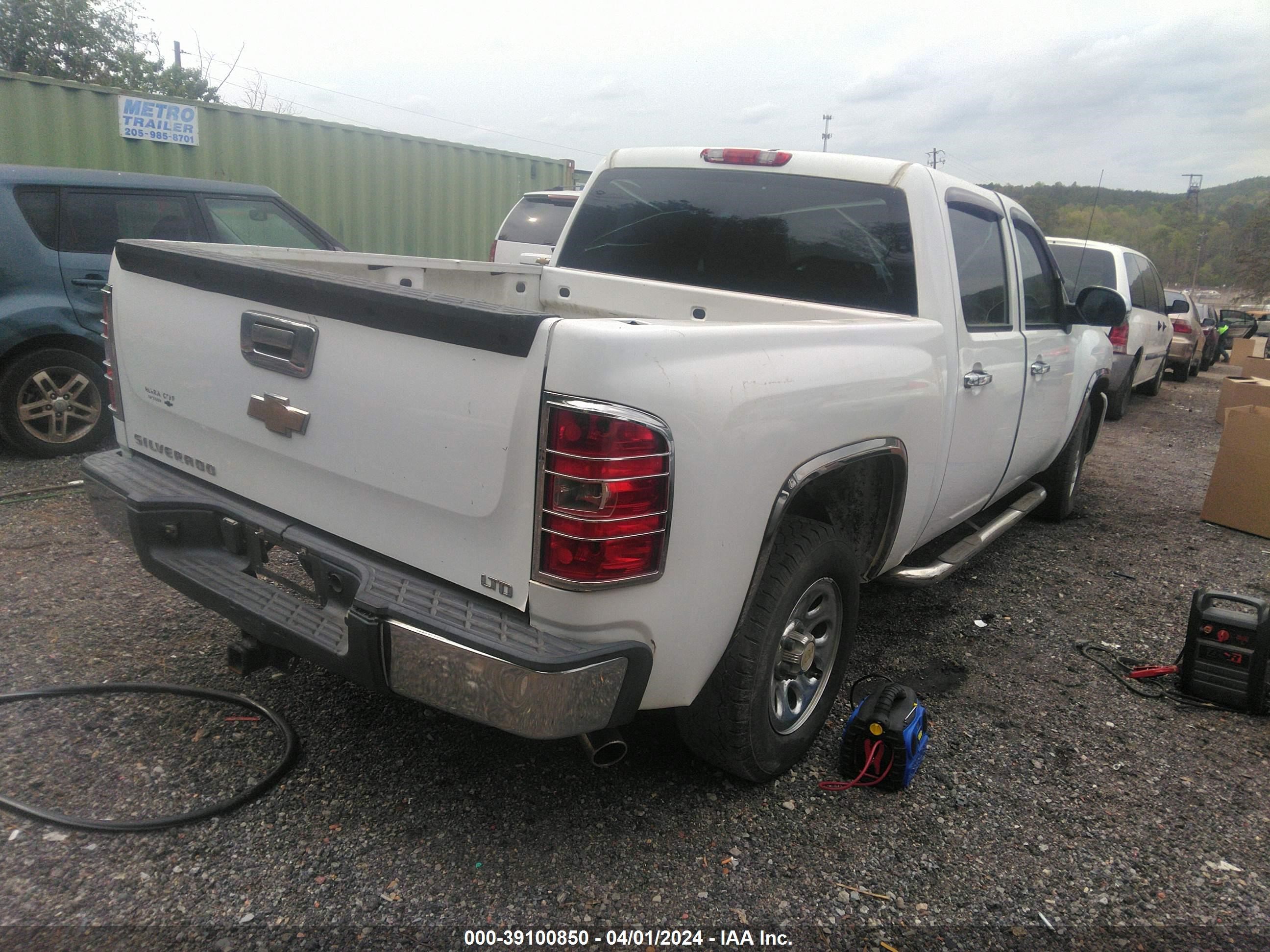 Photo 3 VIN: 3GCEC13C38G150068 - CHEVROLET SILVERADO 