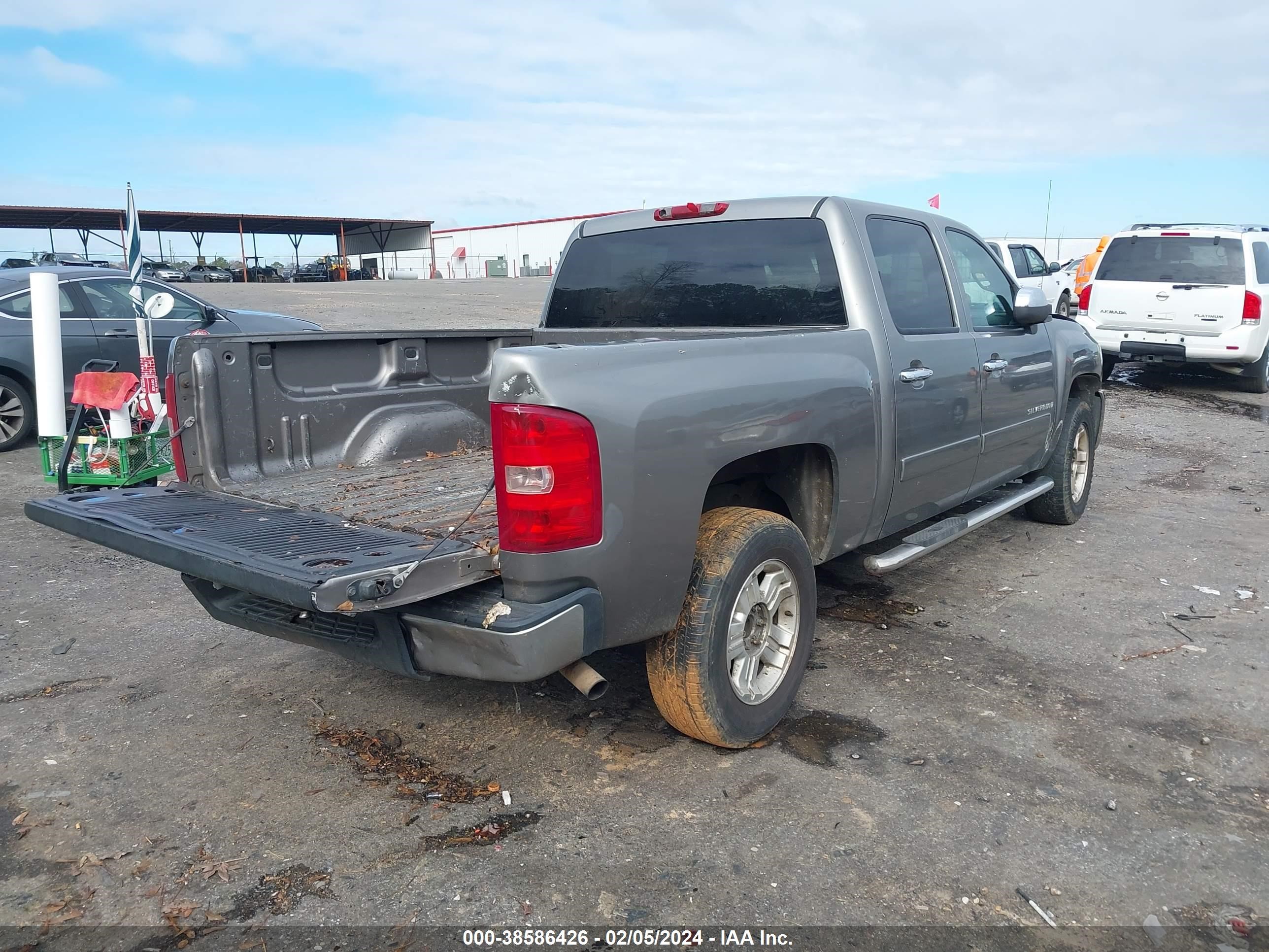 Photo 3 VIN: 3GCEC13J08G272370 - CHEVROLET SILVERADO 