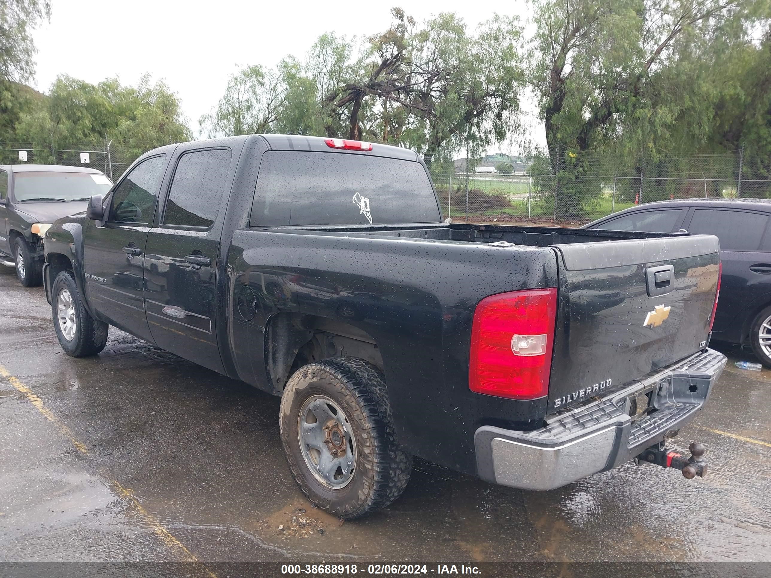 Photo 2 VIN: 3GCEC13J58G194071 - CHEVROLET SILVERADO 